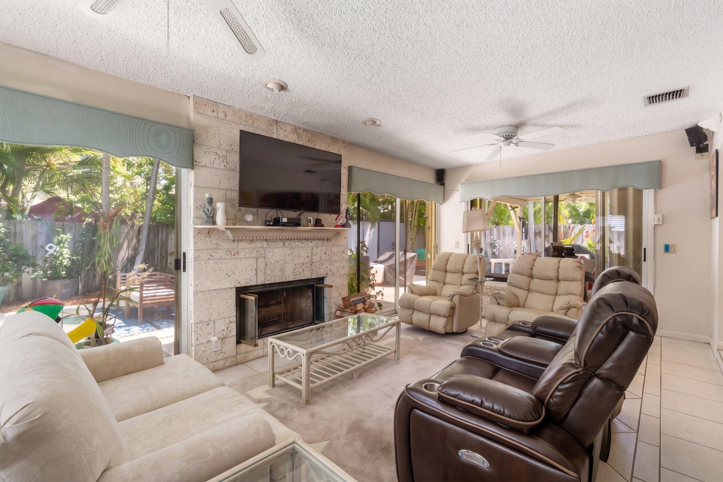 1166 Beach Singer Island, FL 33404