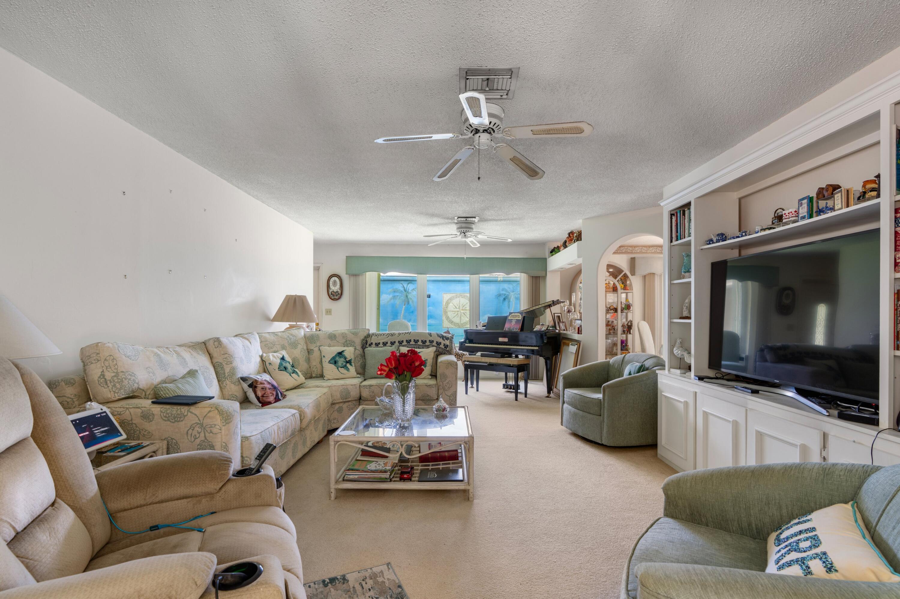 1166 Beach Singer Island, FL 33404