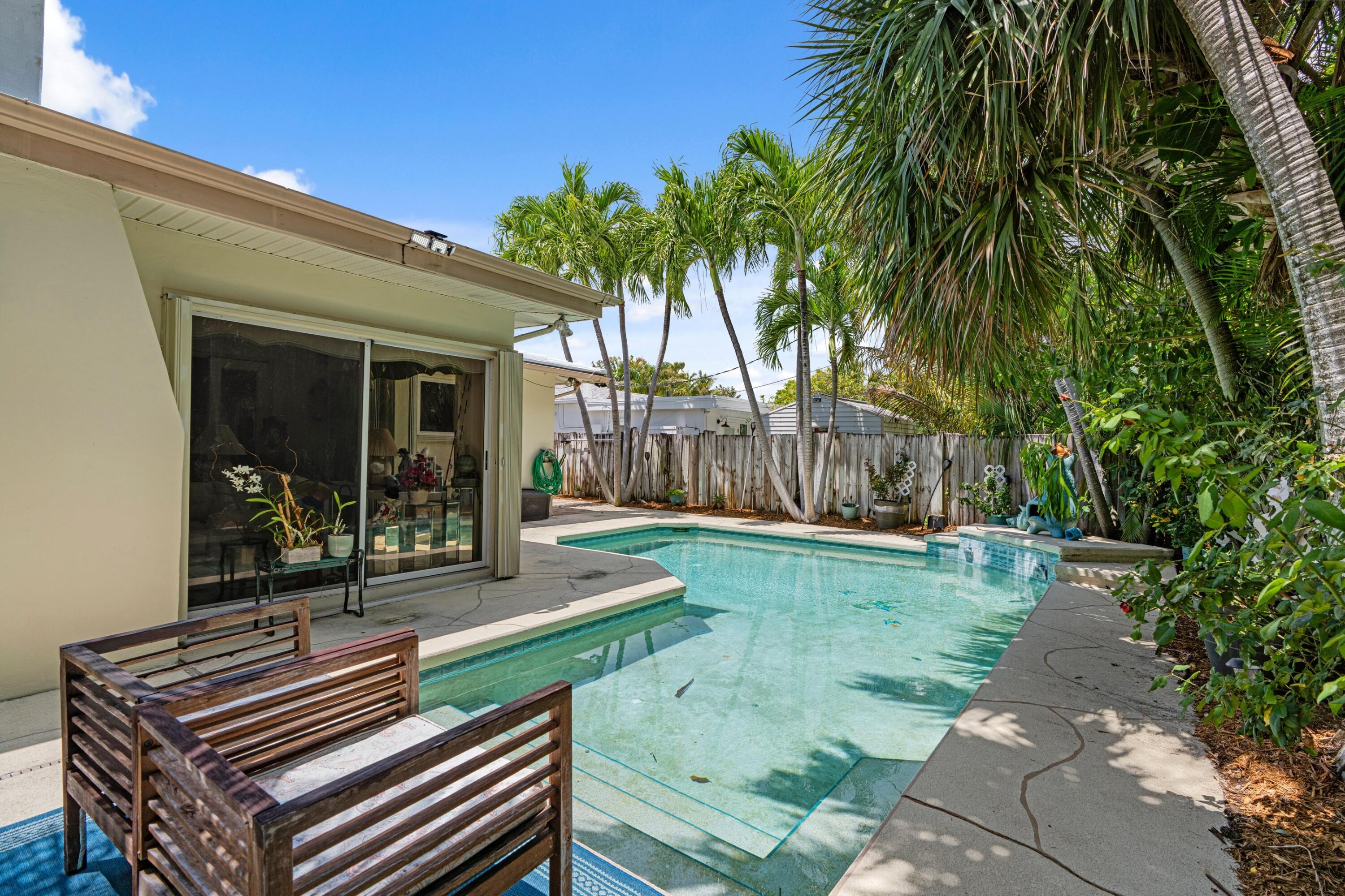 1166 Beach Singer Island, FL 33404