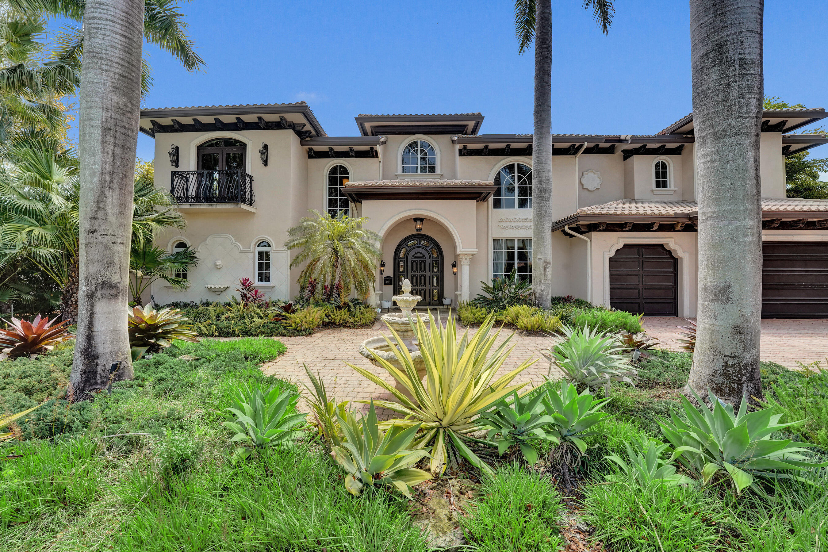 1212 E Lake Fort Lauderdale, FL 33316