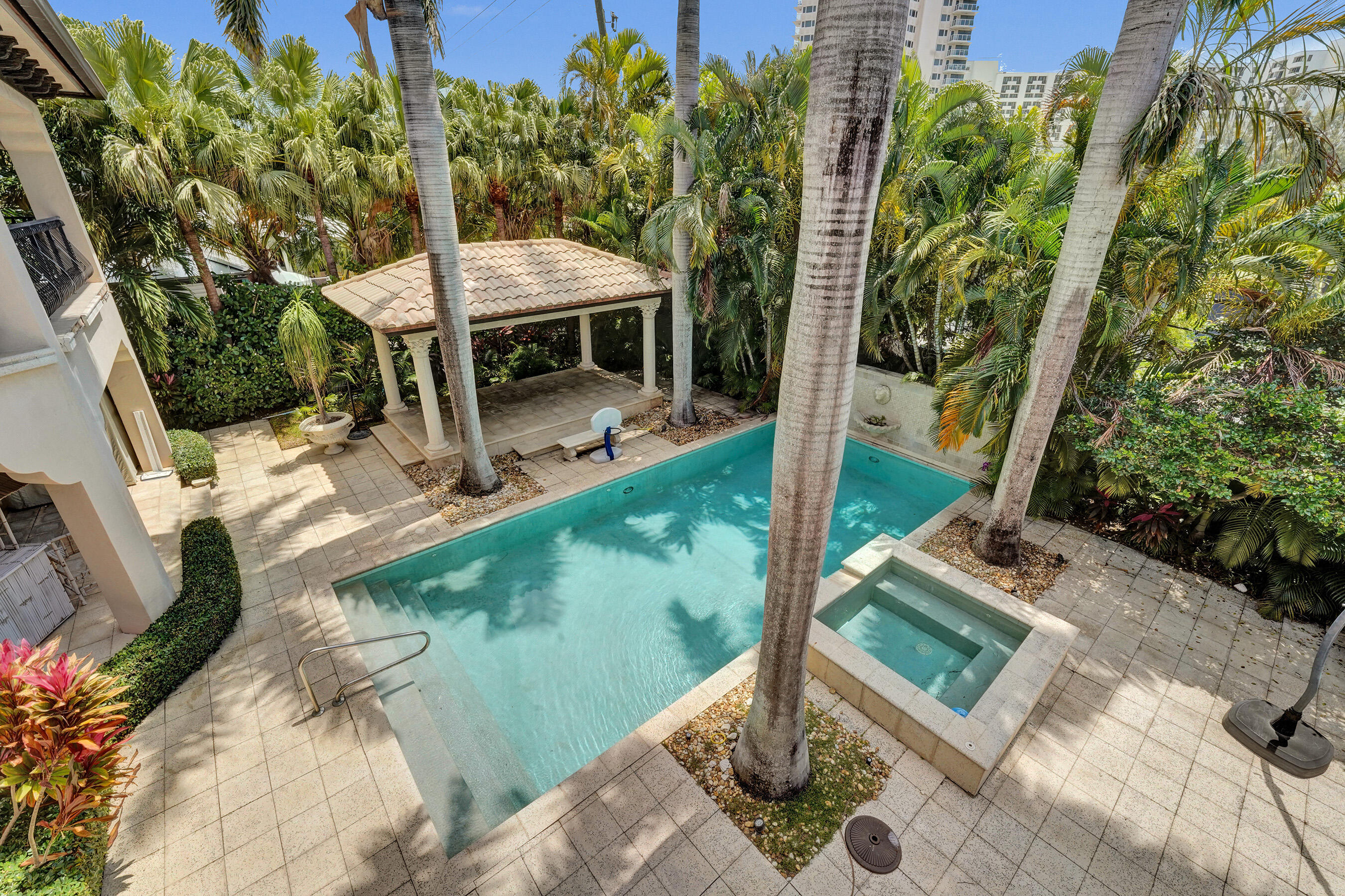 1212 E Lake Fort Lauderdale, FL 33316