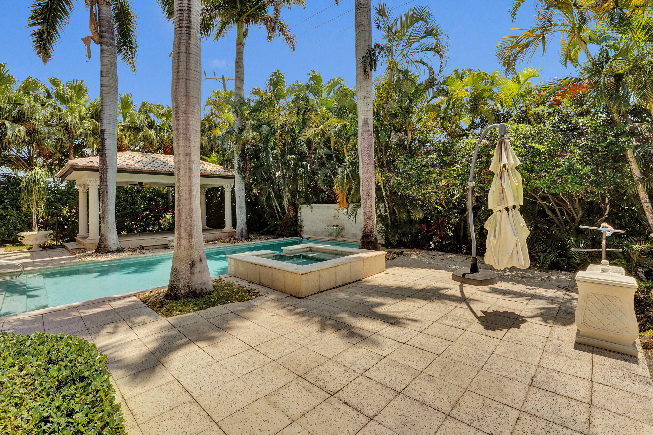 1212 E Lake Fort Lauderdale, FL 33316