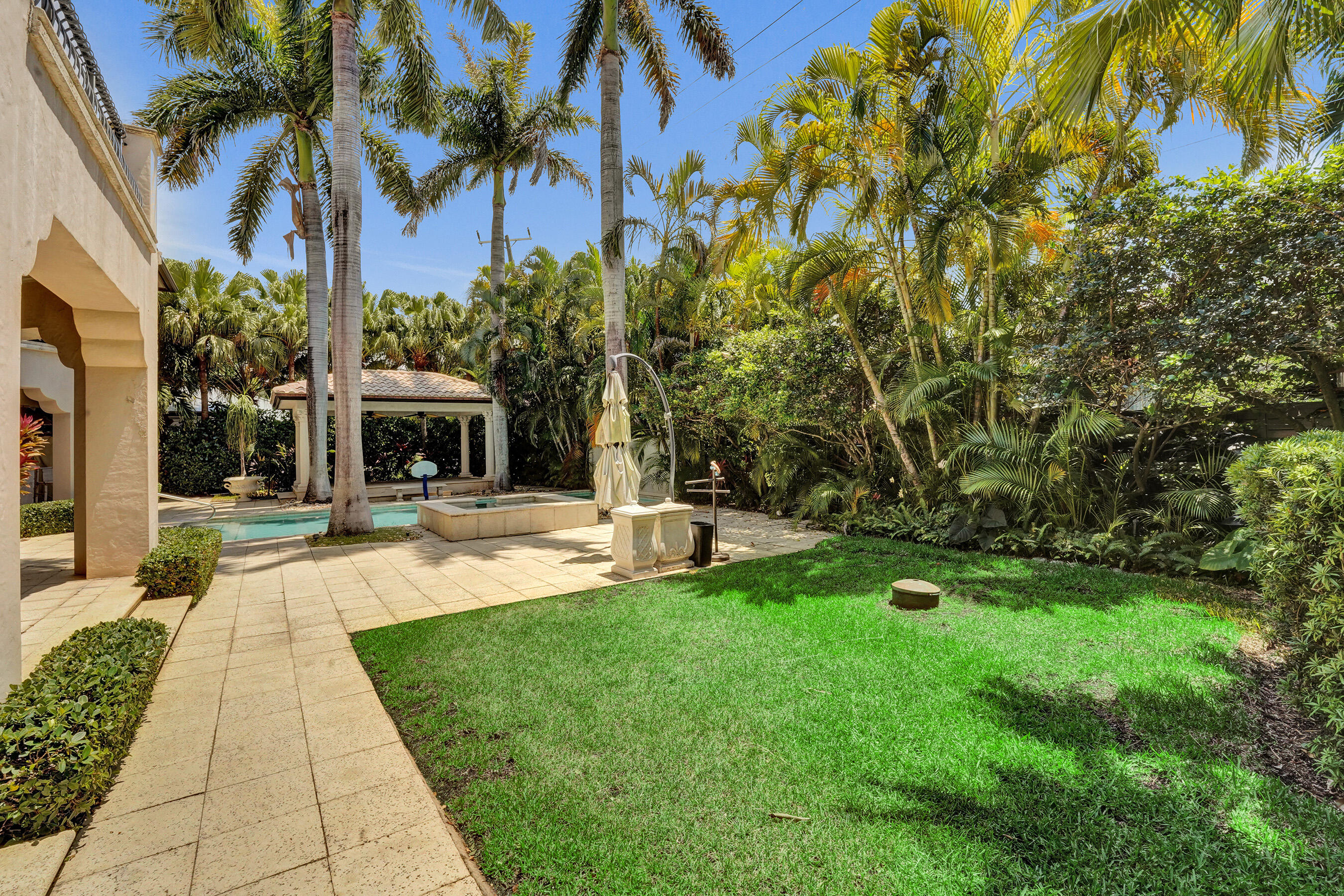 1212 E Lake Fort Lauderdale, FL 33316