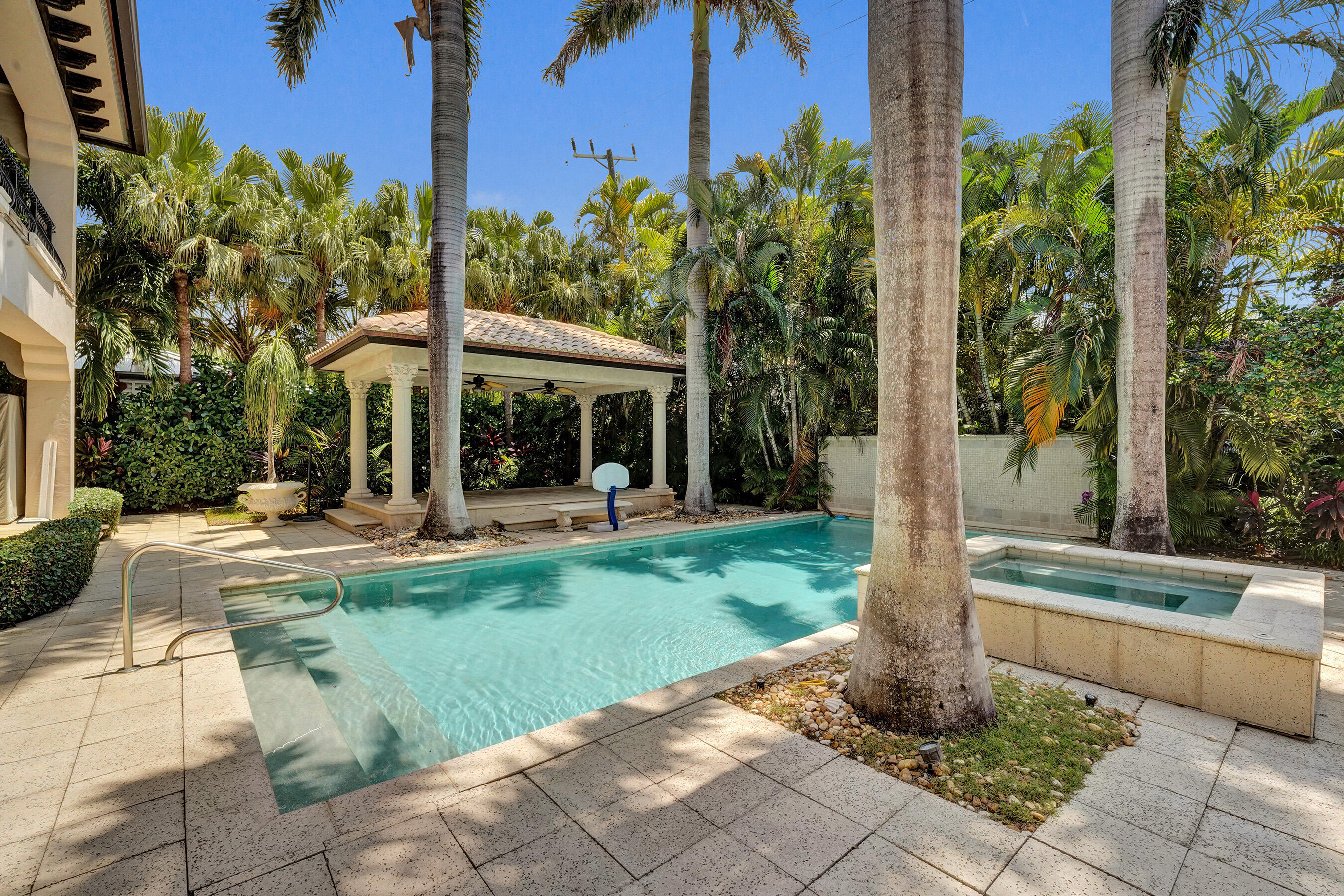 1212 E Lake Fort Lauderdale, FL 33316