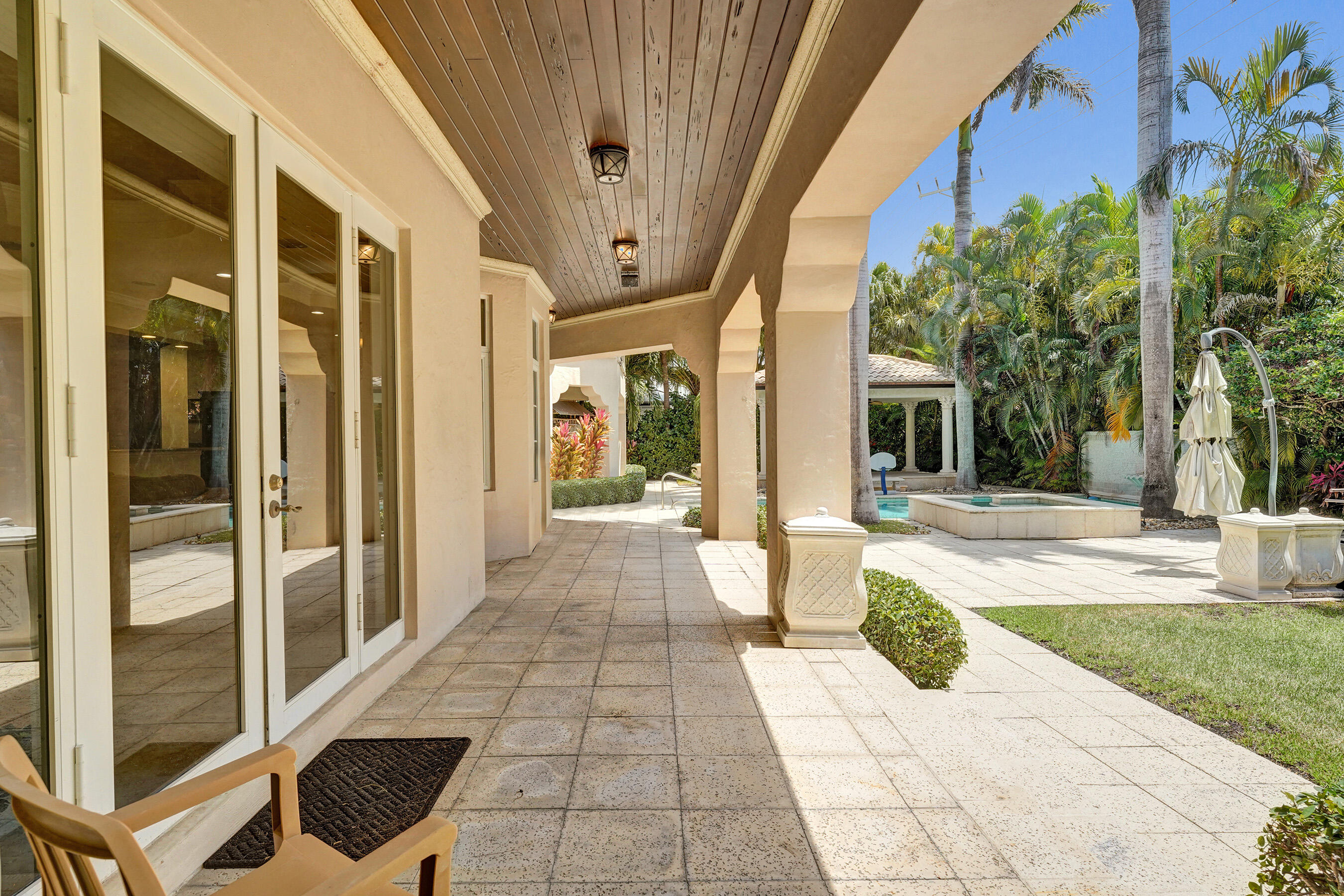 1212 E Lake Fort Lauderdale, FL 33316