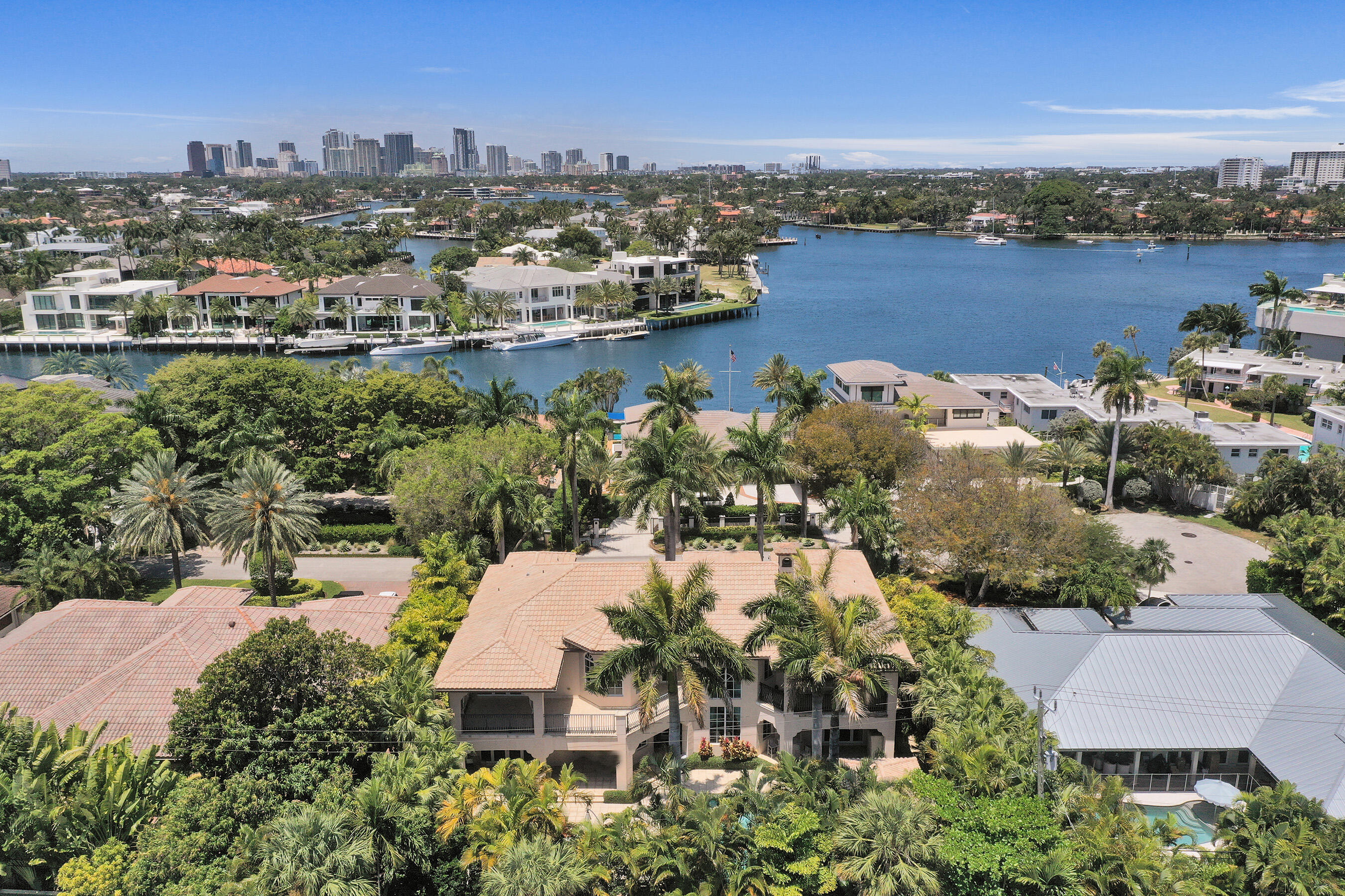 1212 E Lake Fort Lauderdale, FL 33316