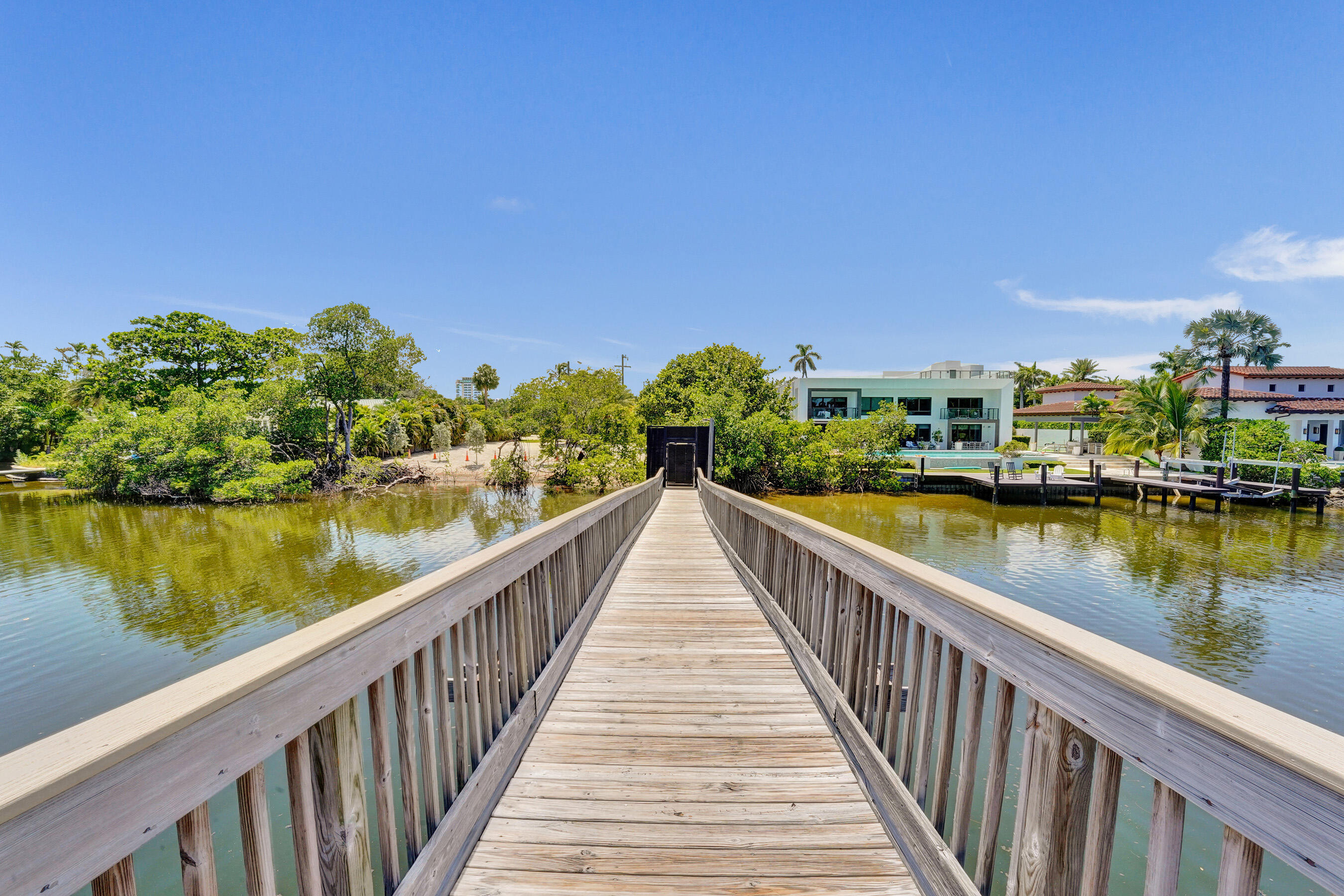 1212 E Lake Fort Lauderdale, FL 33316