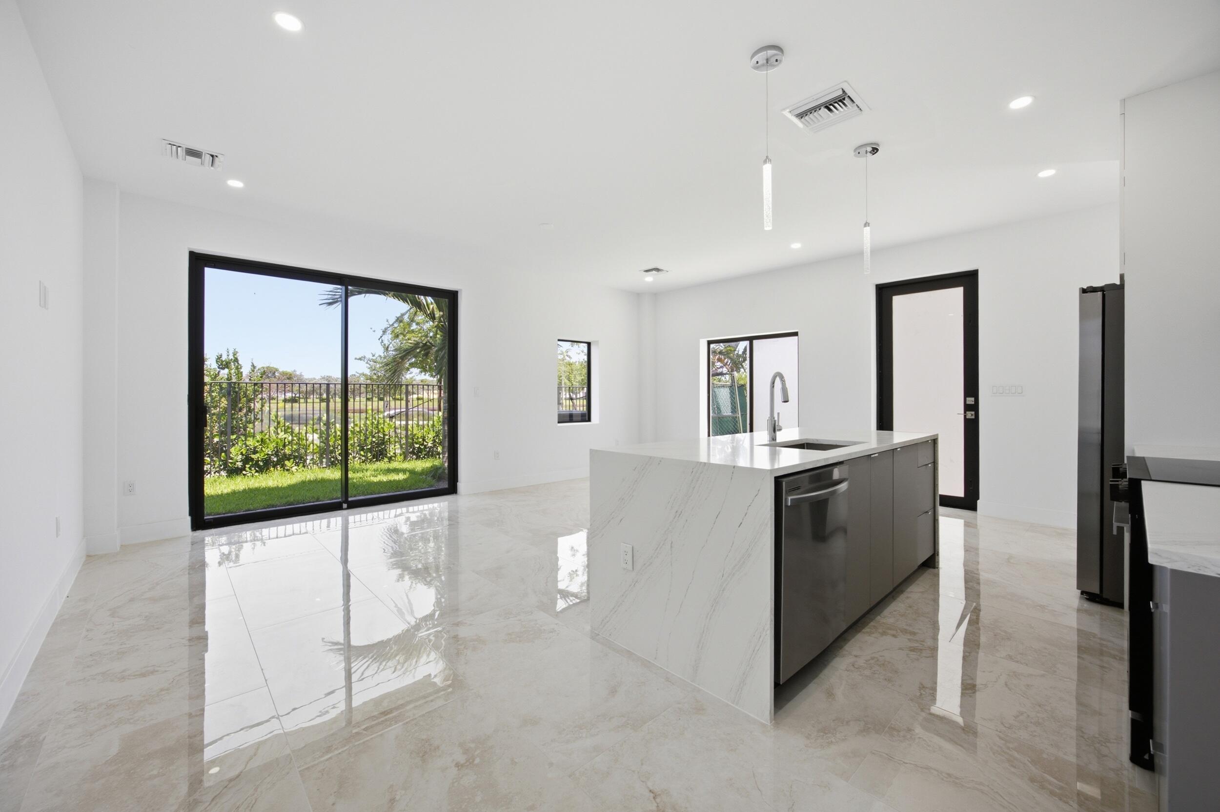 1542 NW 1st Pompano Beach, FL 33060