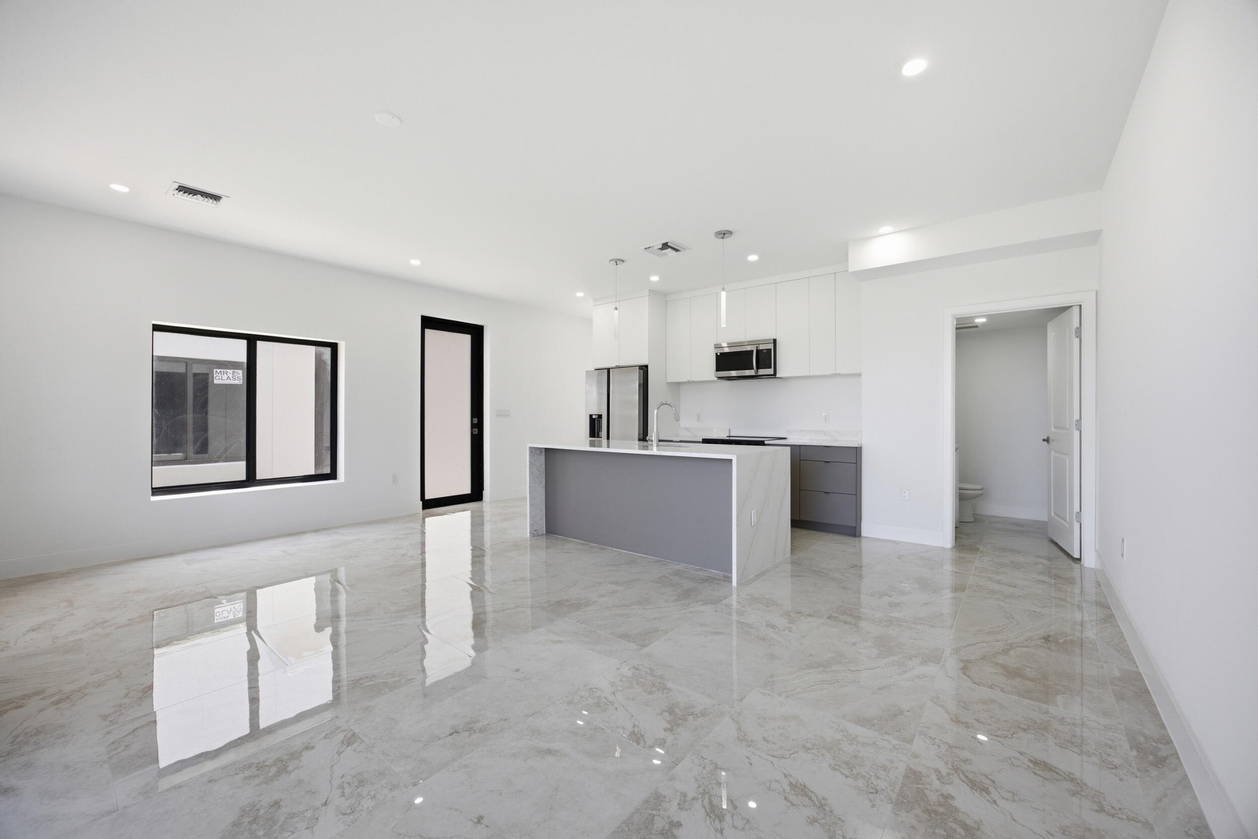 1542 NW 1st Pompano Beach, FL 33060