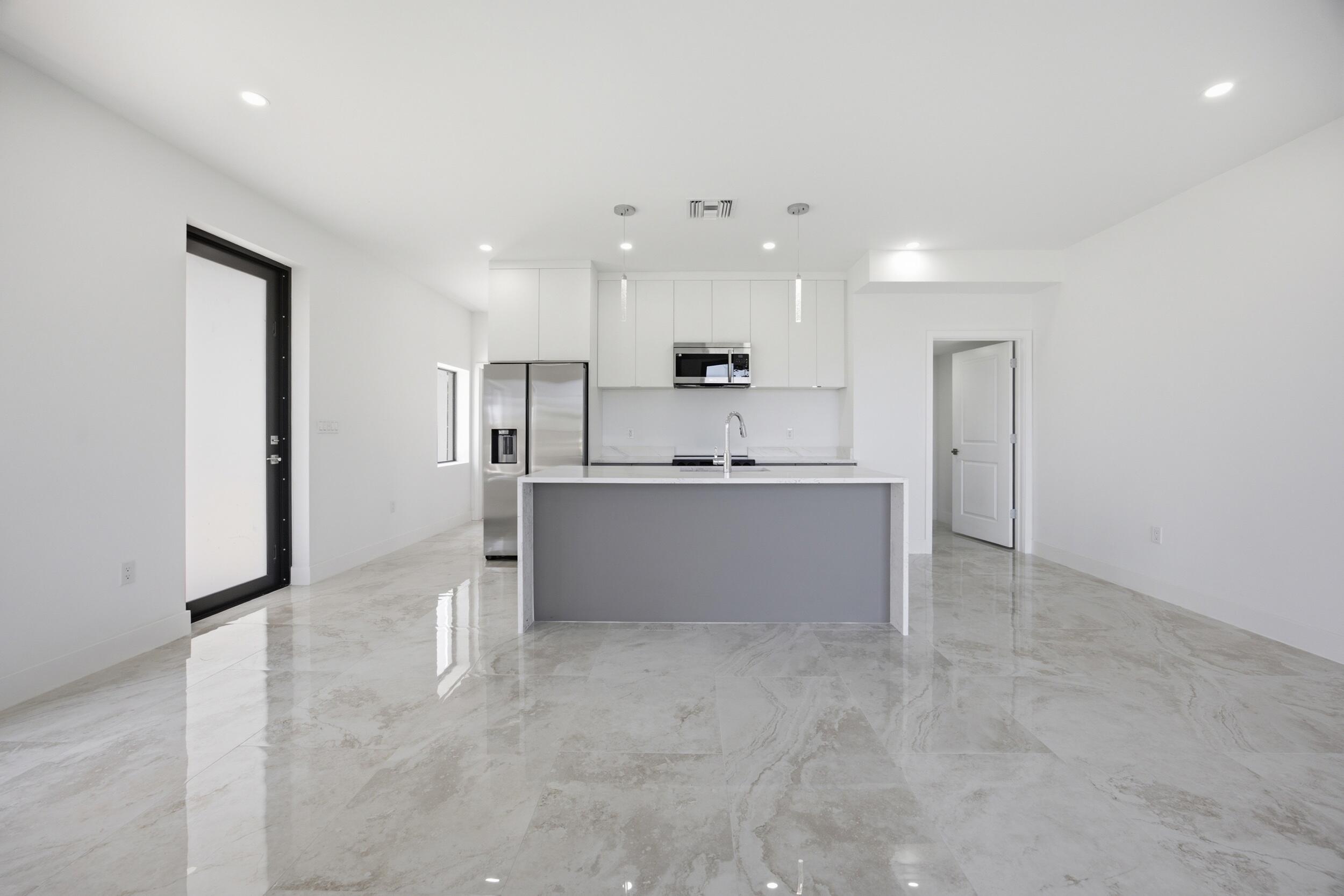 1542 NW 1st Pompano Beach, FL 33060