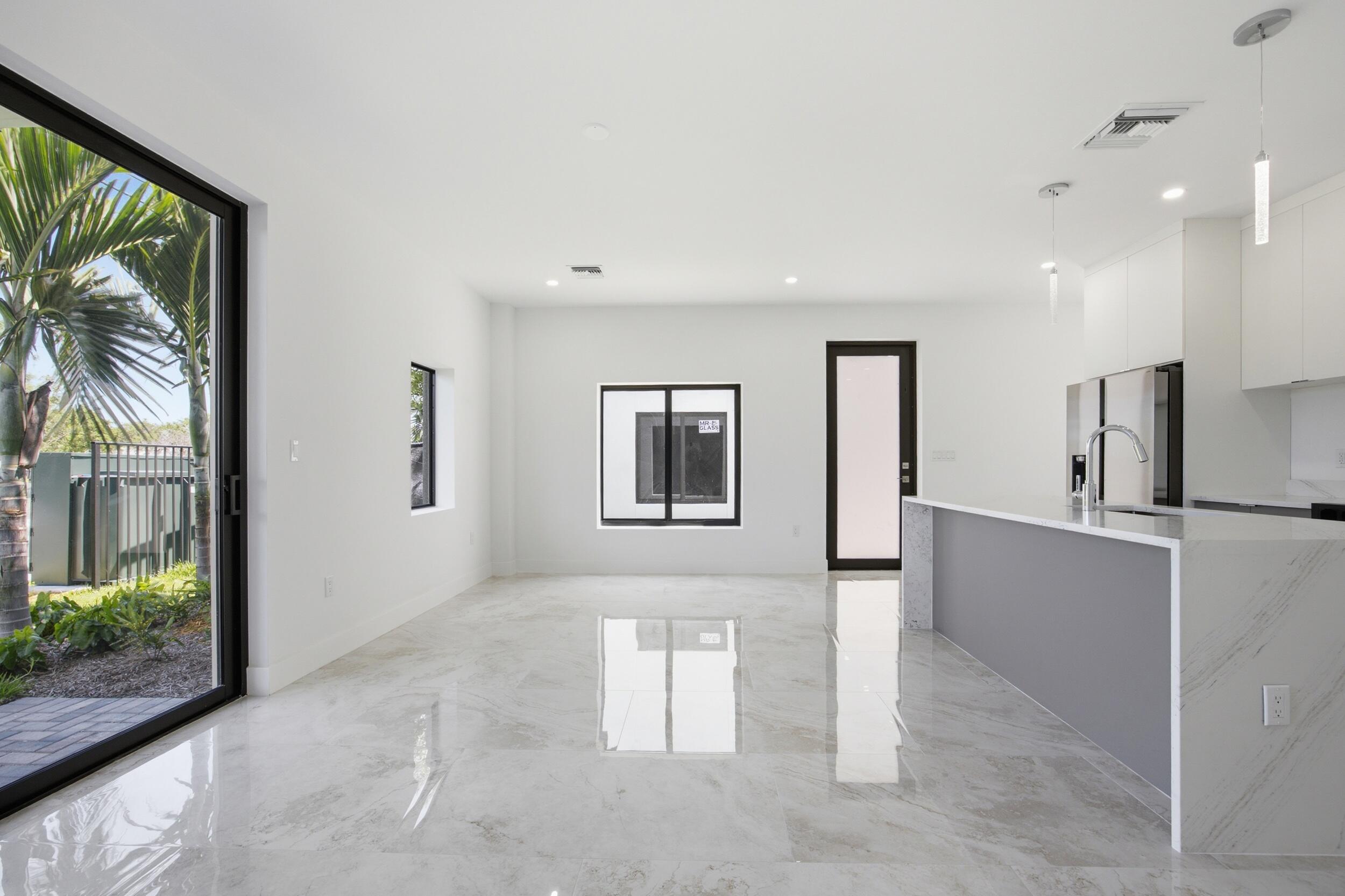 1542 NW 1st Pompano Beach, FL 33060
