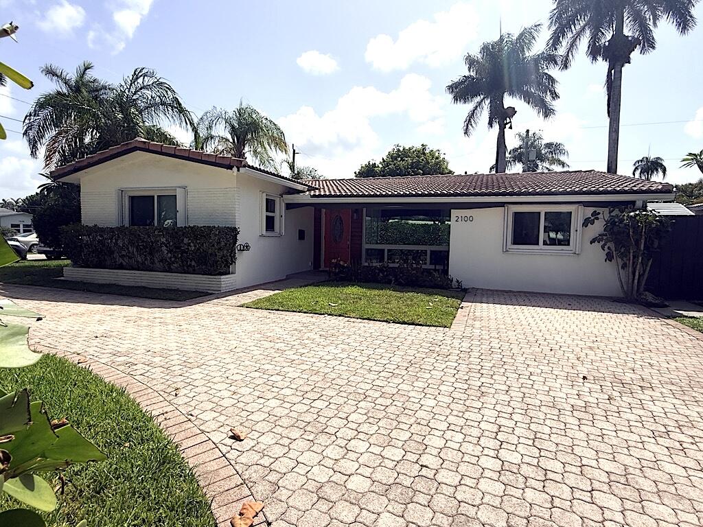 2100 N 14th