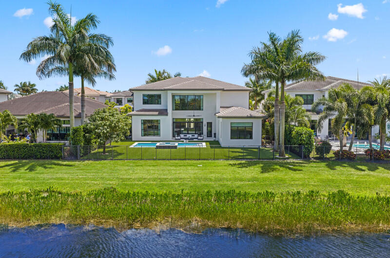 9275 Biaggio Rd Boca Raton, FL 33496