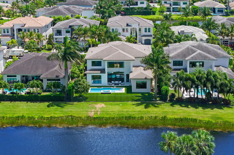 9275 Biaggio Rd Boca Raton, FL 33496