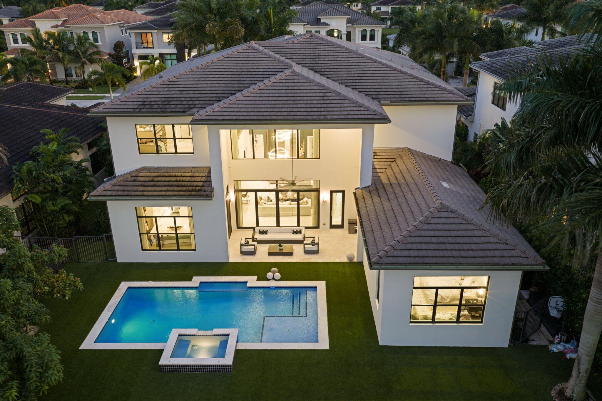 9275 Biaggio Rd Boca Raton, FL 33496