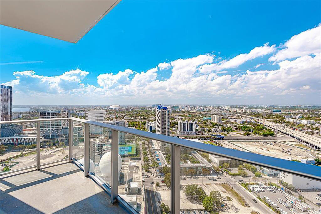 image Paramount Miami Worldcenter23