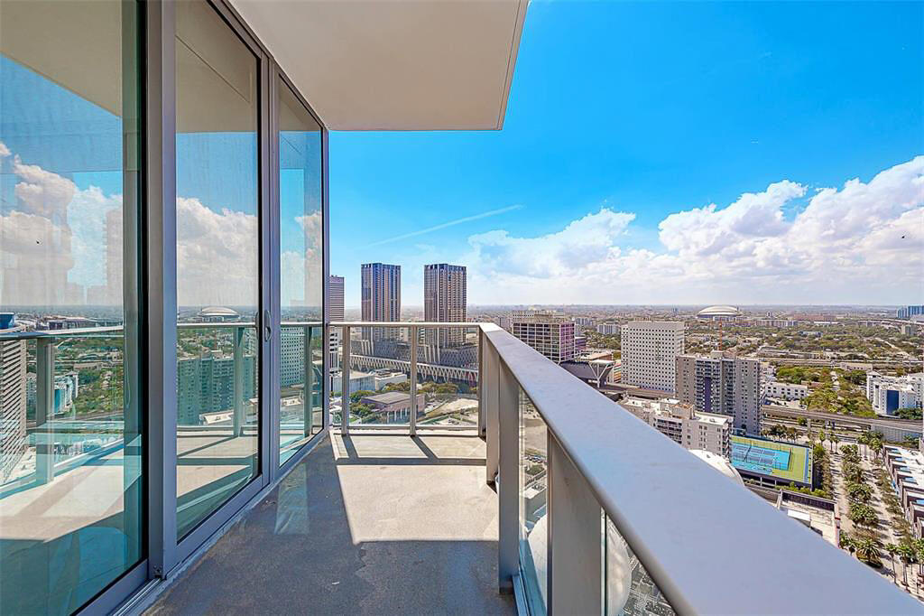 image Paramount Miami Worldcenter24