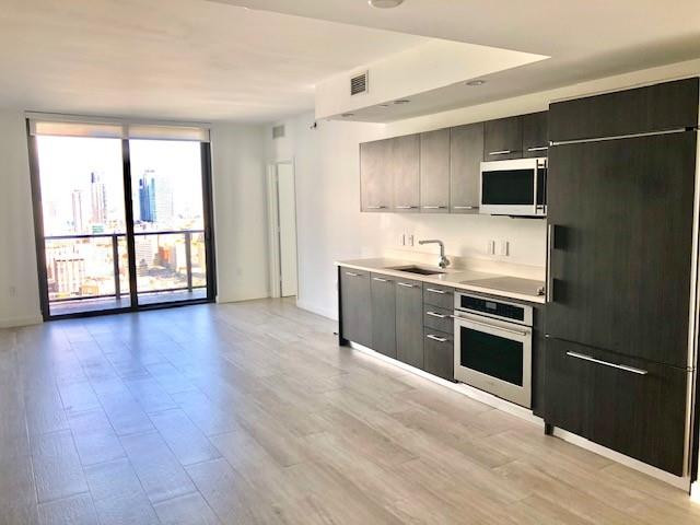 45 SW 9th St #3509 Miami, FL 33130