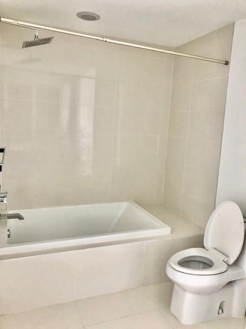 45 SW 9th St #3509 Miami, FL 33130