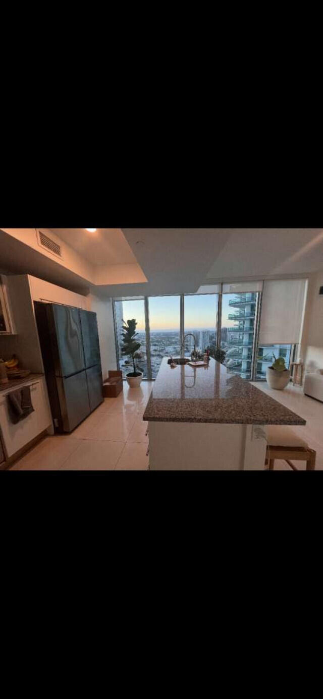 888 Biscayne Blvd #3712