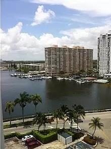 image ADMIRALS PORT CONDO WEST0