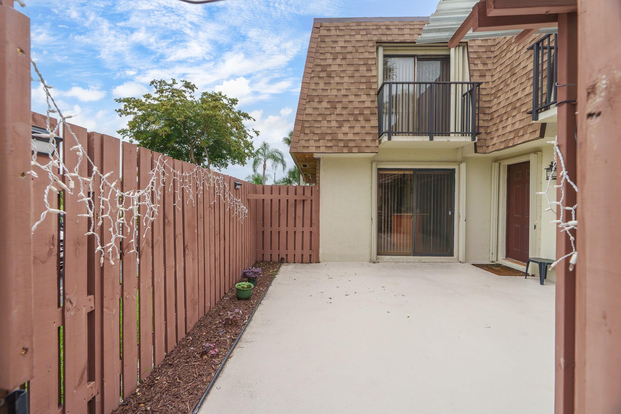 6021 NW 54th Ln,Tamarac, FL 33319