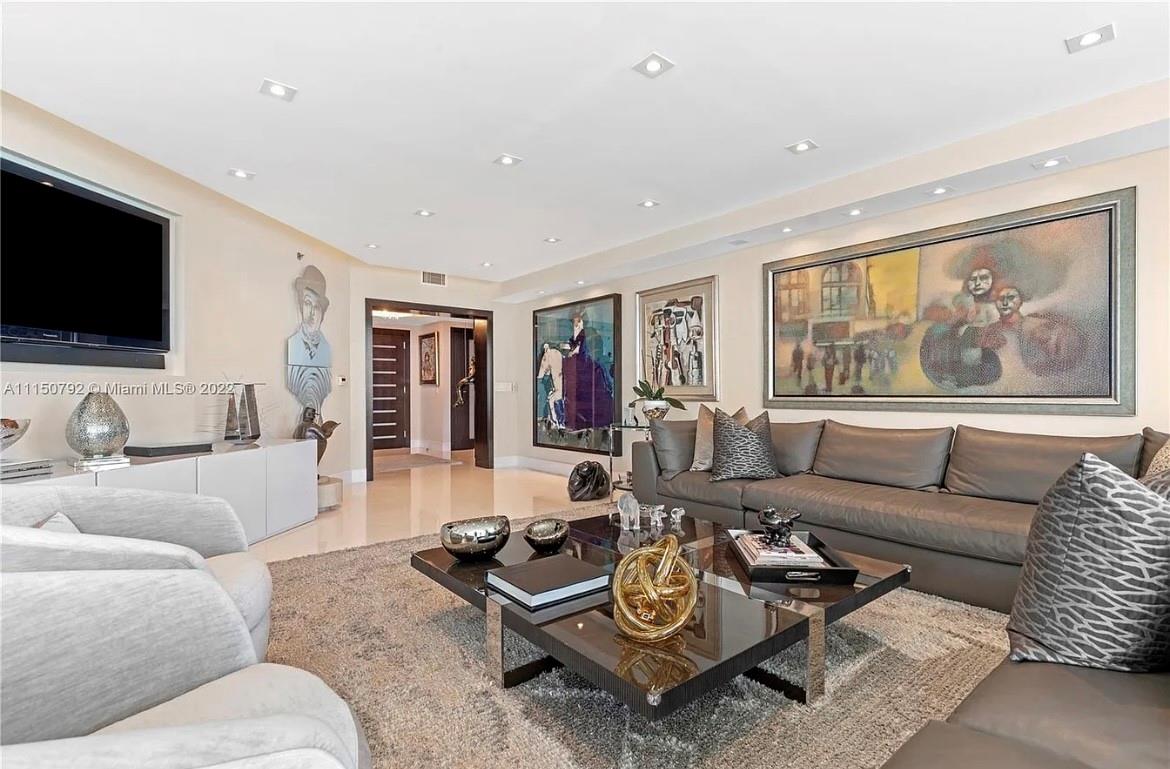 2711 S Ocean Dr #2902 Hollywood, FL 33019