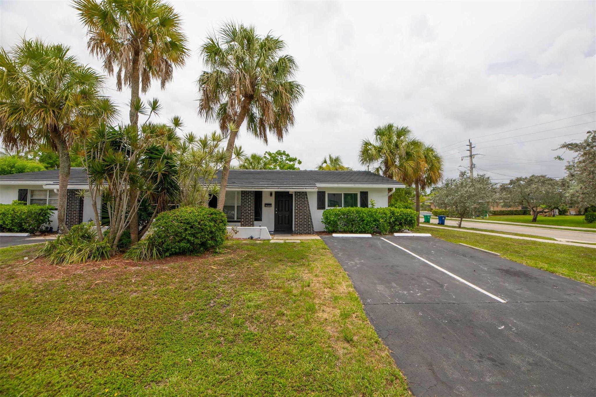7546 NW 44th Ct #w