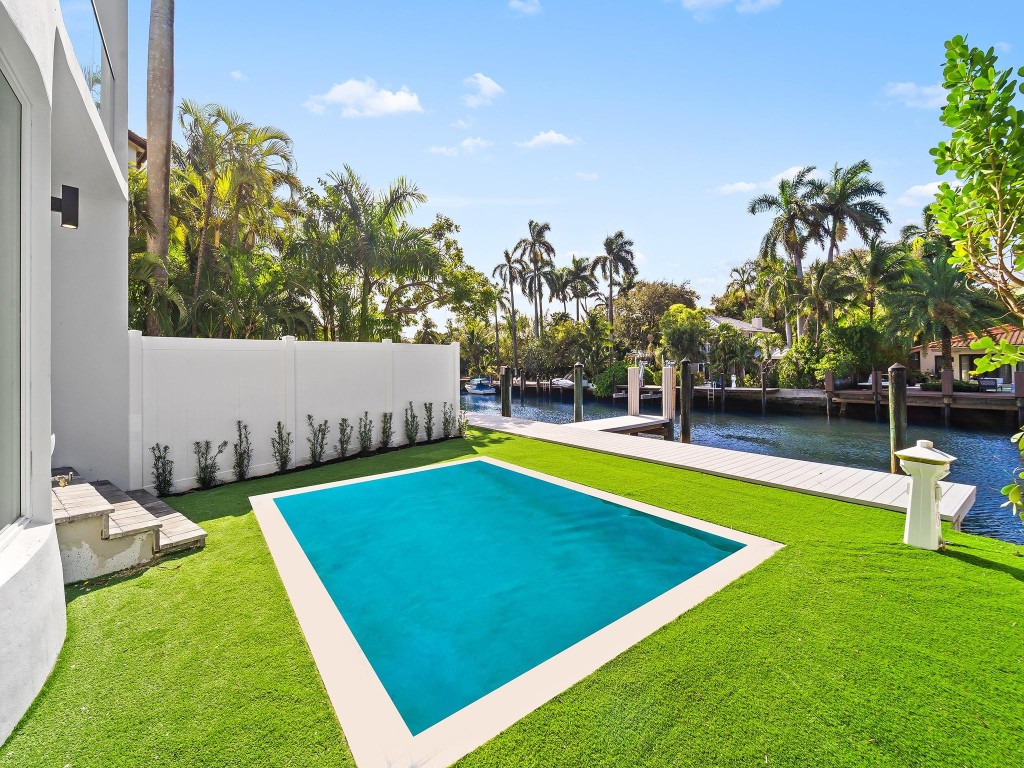 423 Hendricks Fort Lauderdale, FL 33301