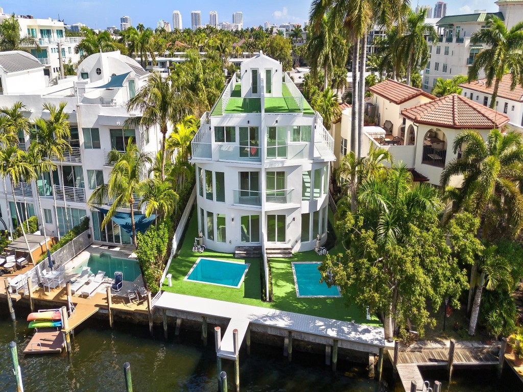 423 Hendricks Fort Lauderdale, FL 33301