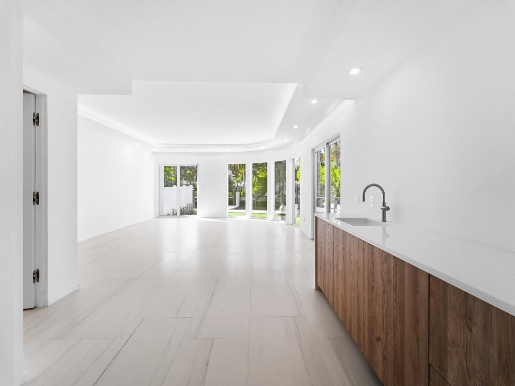 423 Hendricks Fort Lauderdale, FL 33301