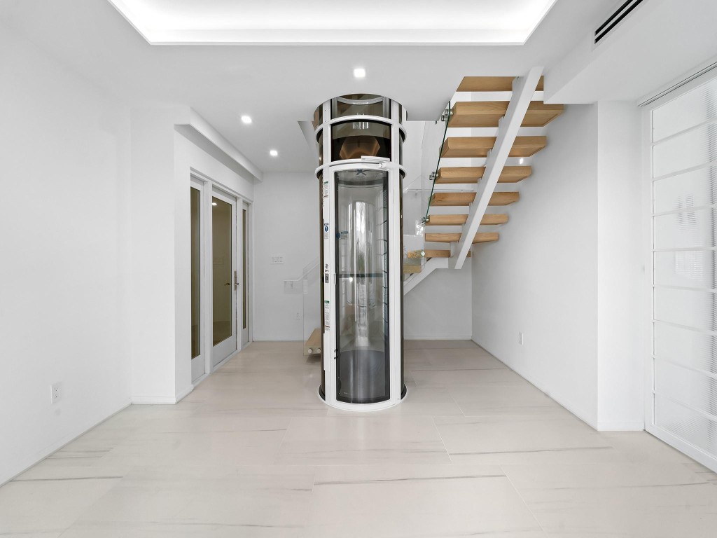 423 Hendricks Fort Lauderdale, FL 33301