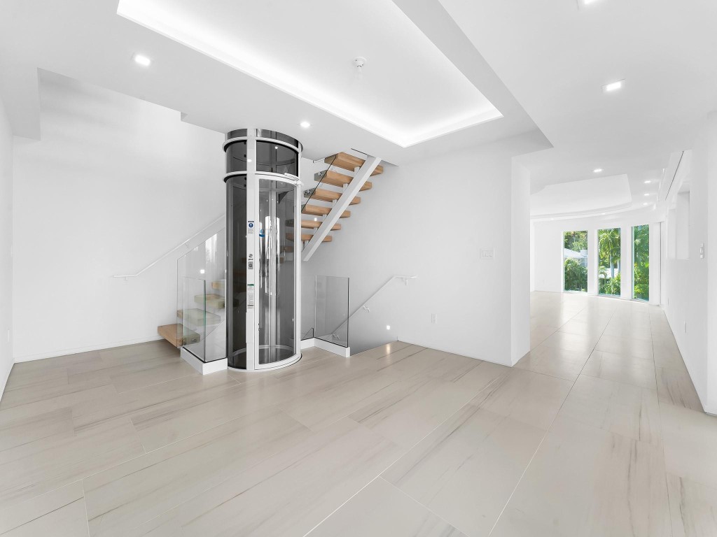 423 Hendricks Fort Lauderdale, FL 33301