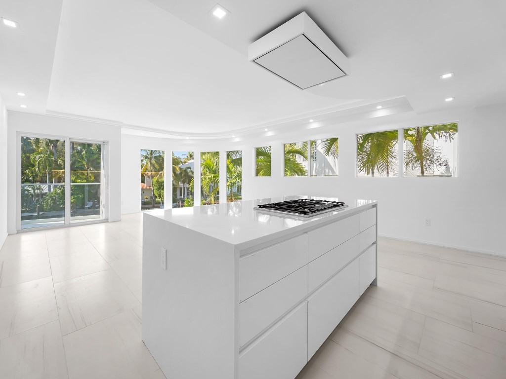 423 Hendricks Fort Lauderdale, FL 33301