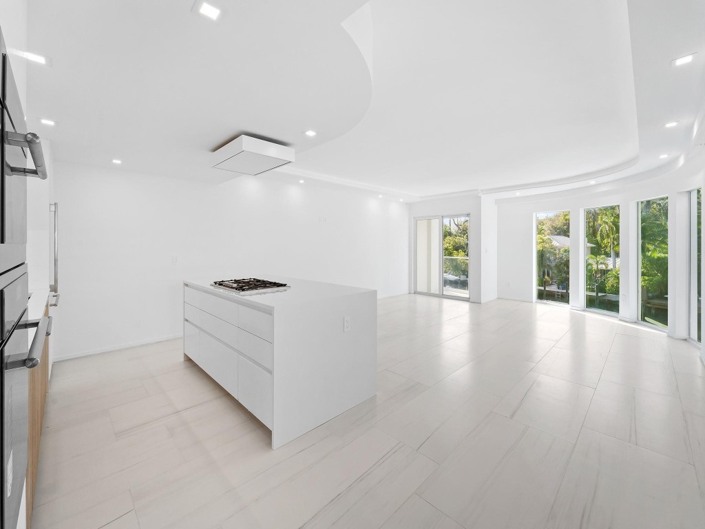 423 Hendricks Fort Lauderdale, FL 33301