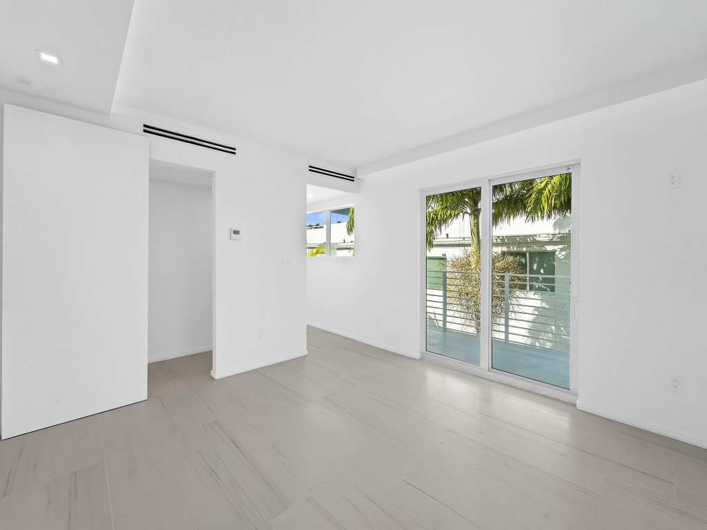 423 Hendricks Fort Lauderdale, FL 33301