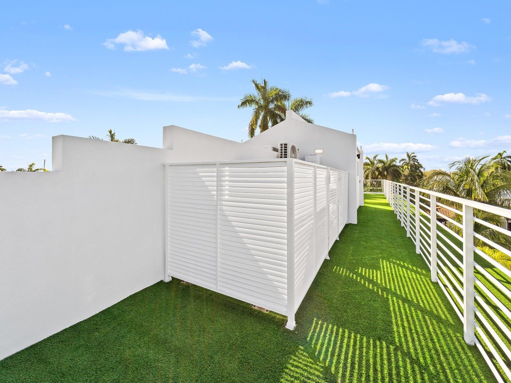 423 Hendricks Fort Lauderdale, FL 33301