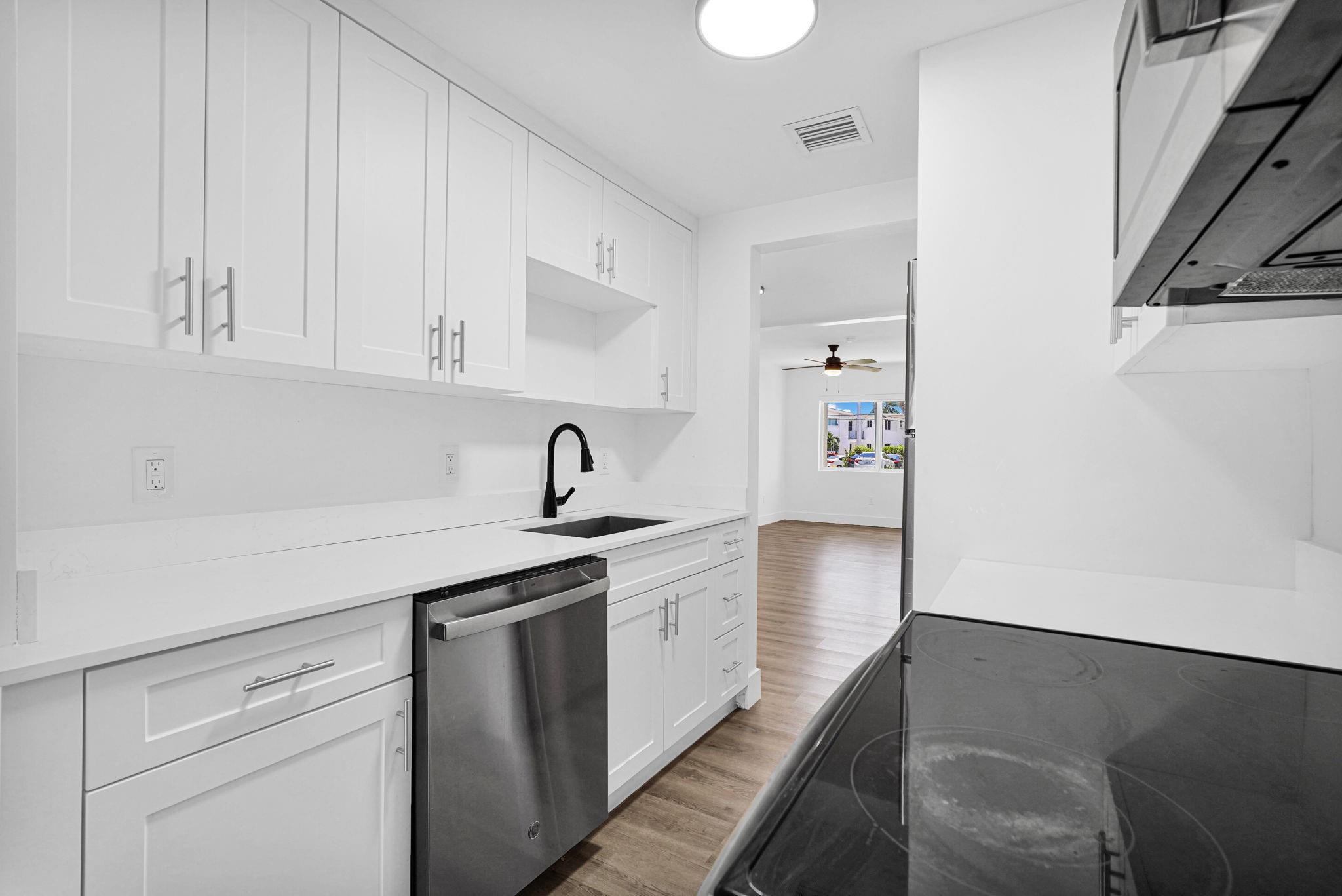 725 81st St Miami Beach, FL 33141