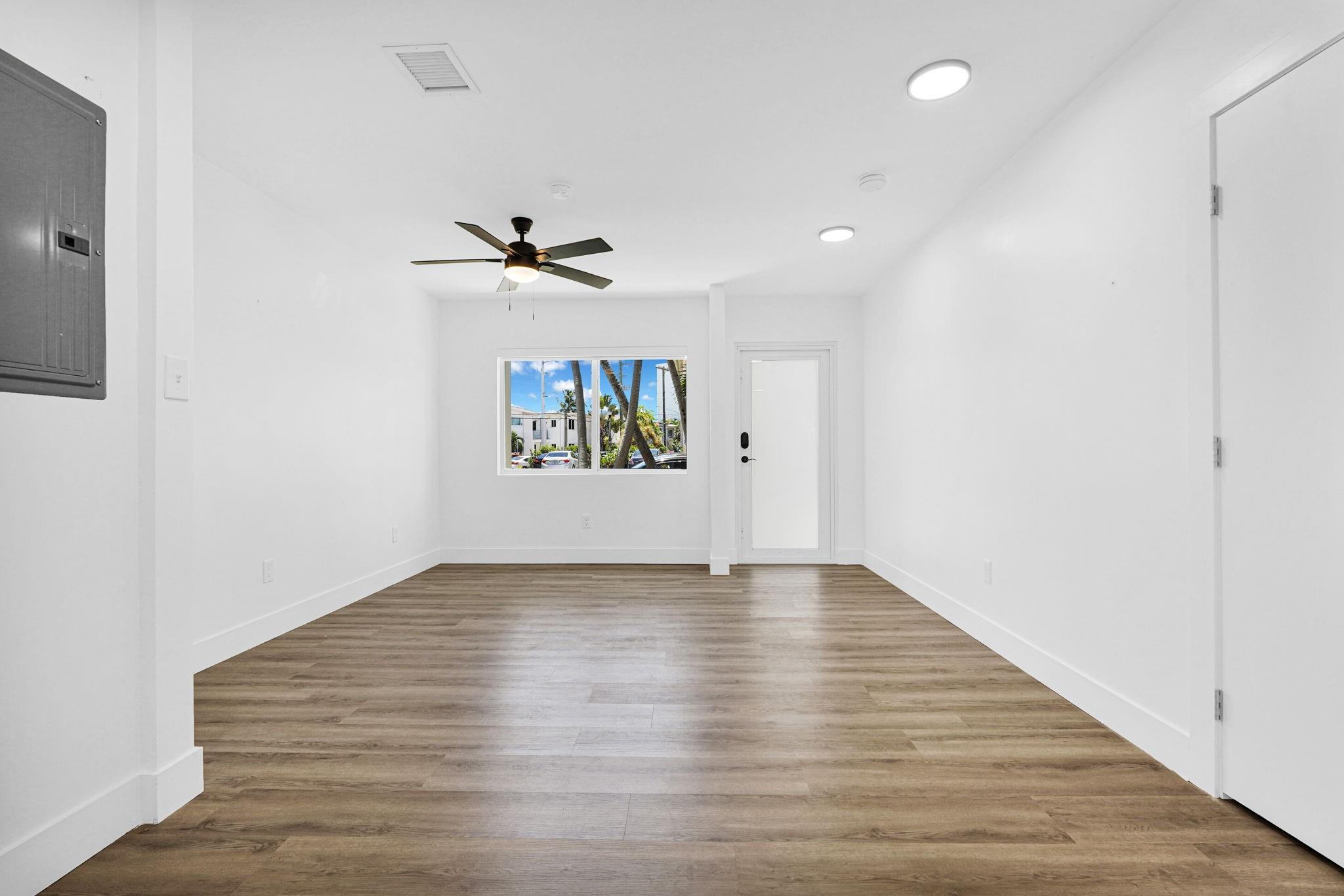 725 81st St Miami Beach, FL 33141