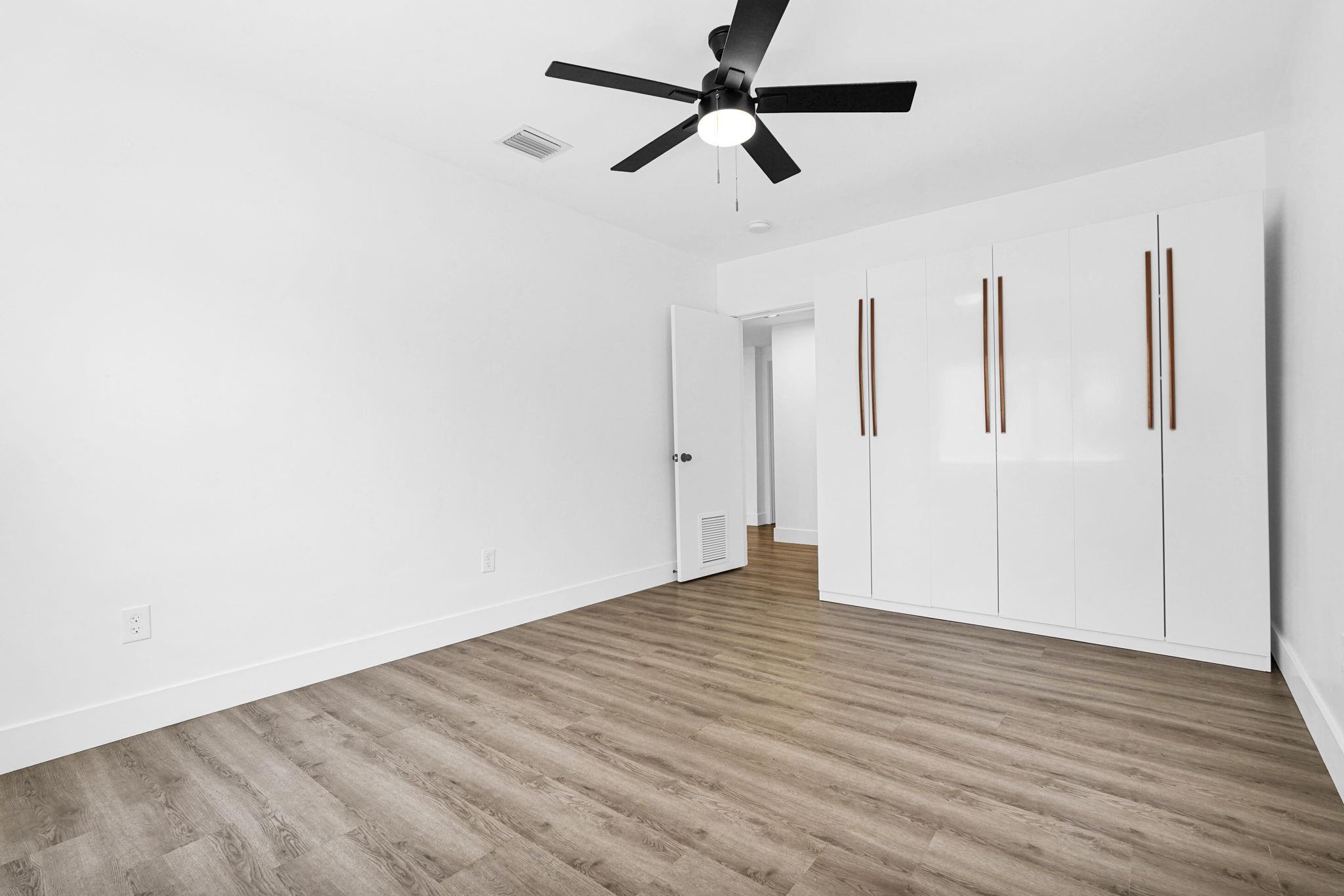 725 81st St Miami Beach, FL 33141