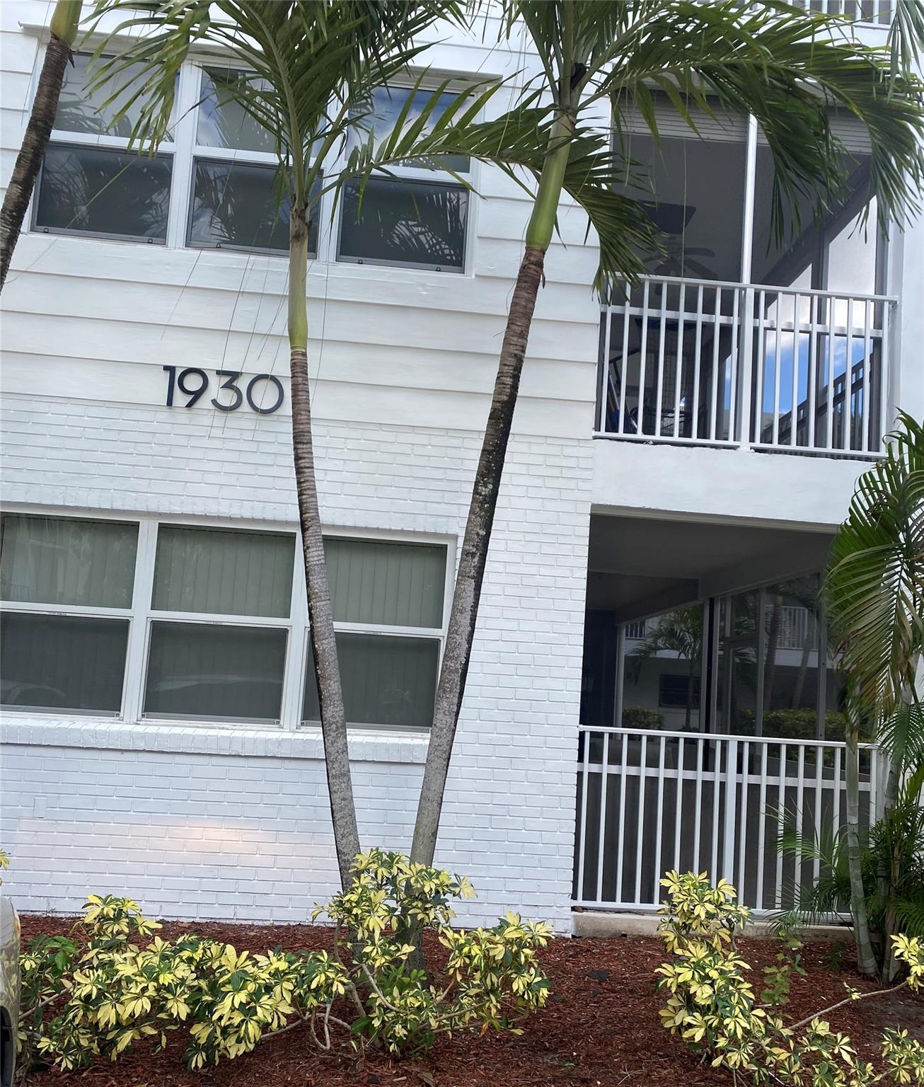 1930 Jackson St #1
