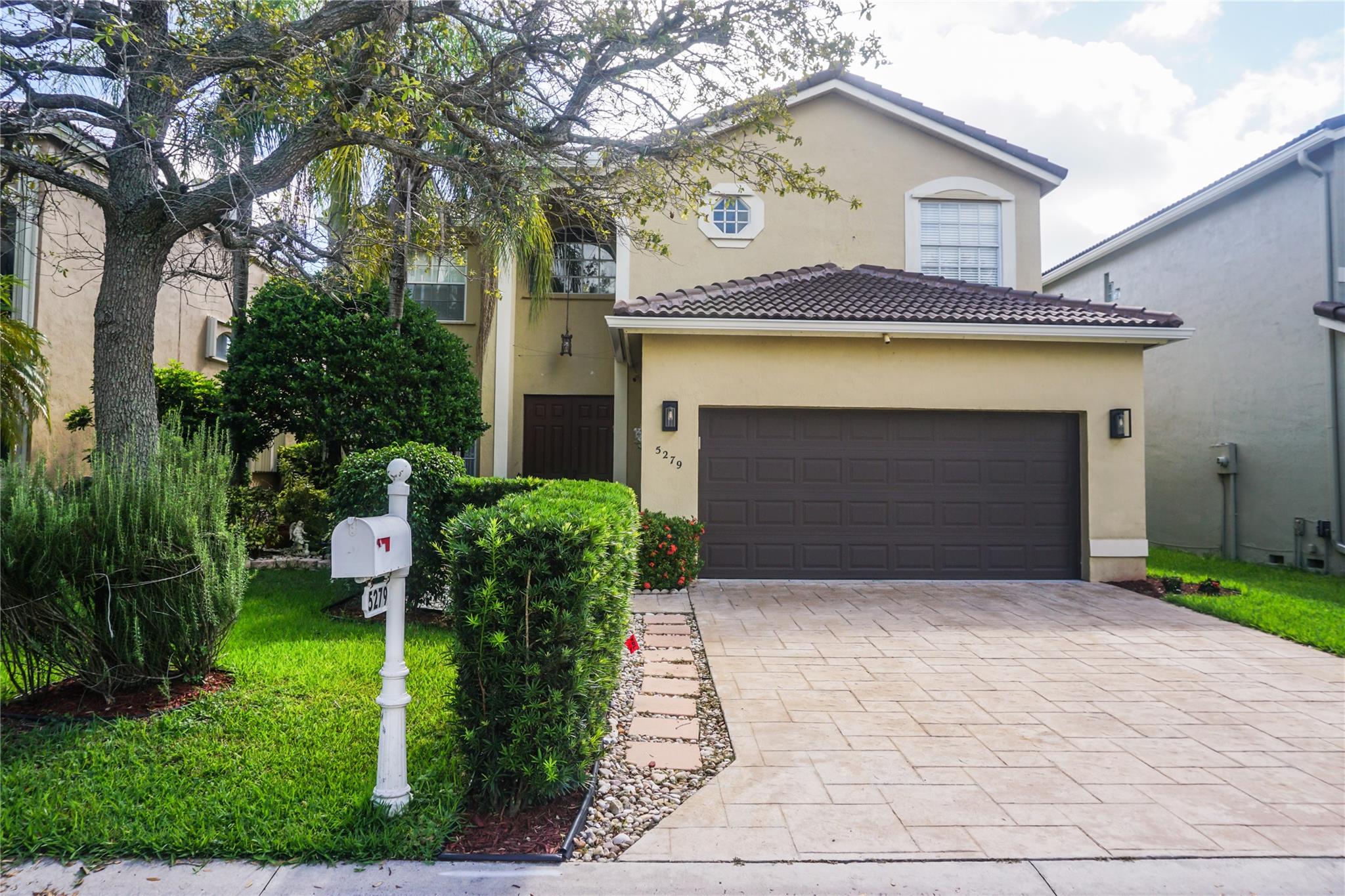 5279 NW 112th Way