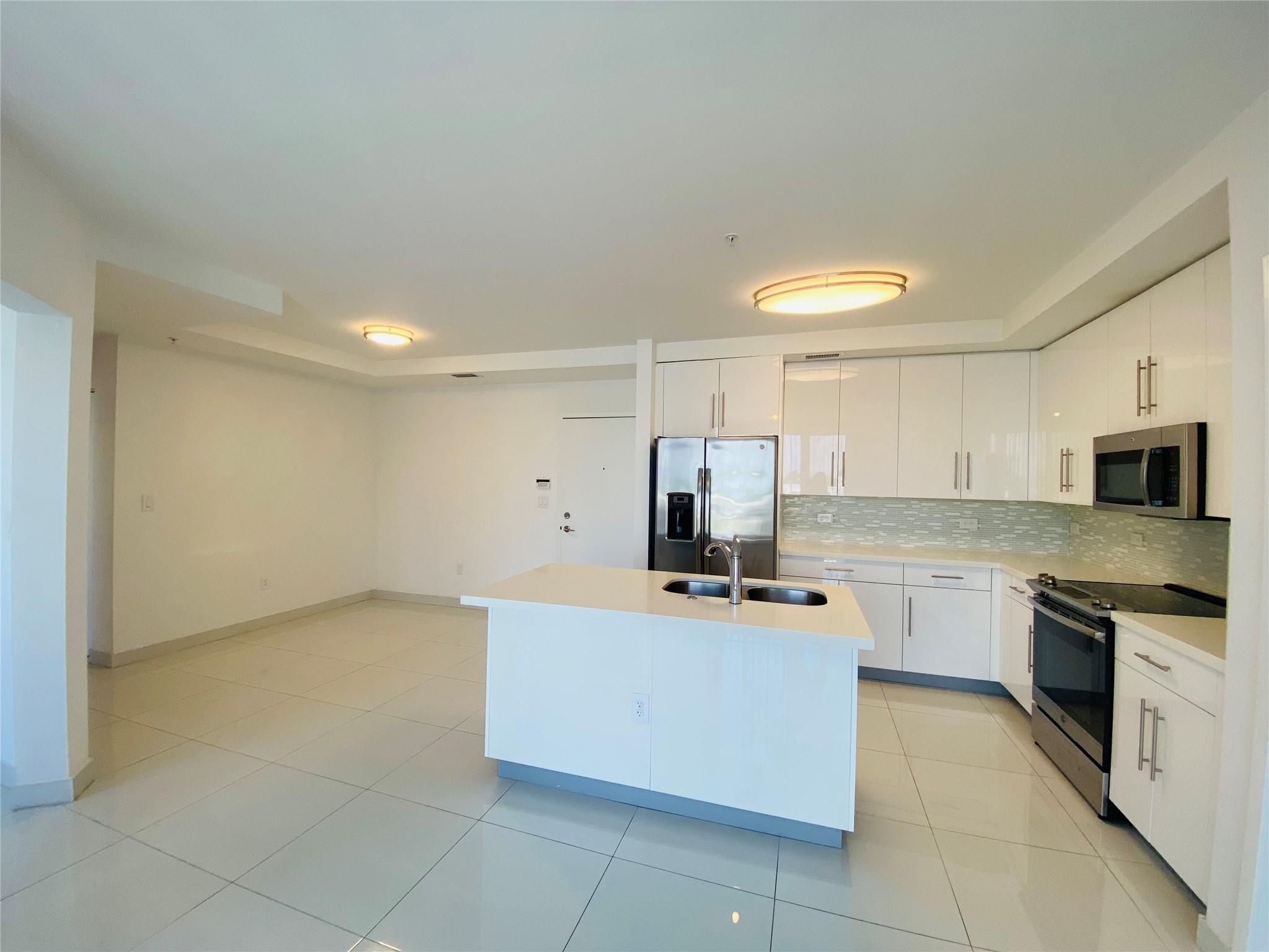 2651 NE 212th Ter #302