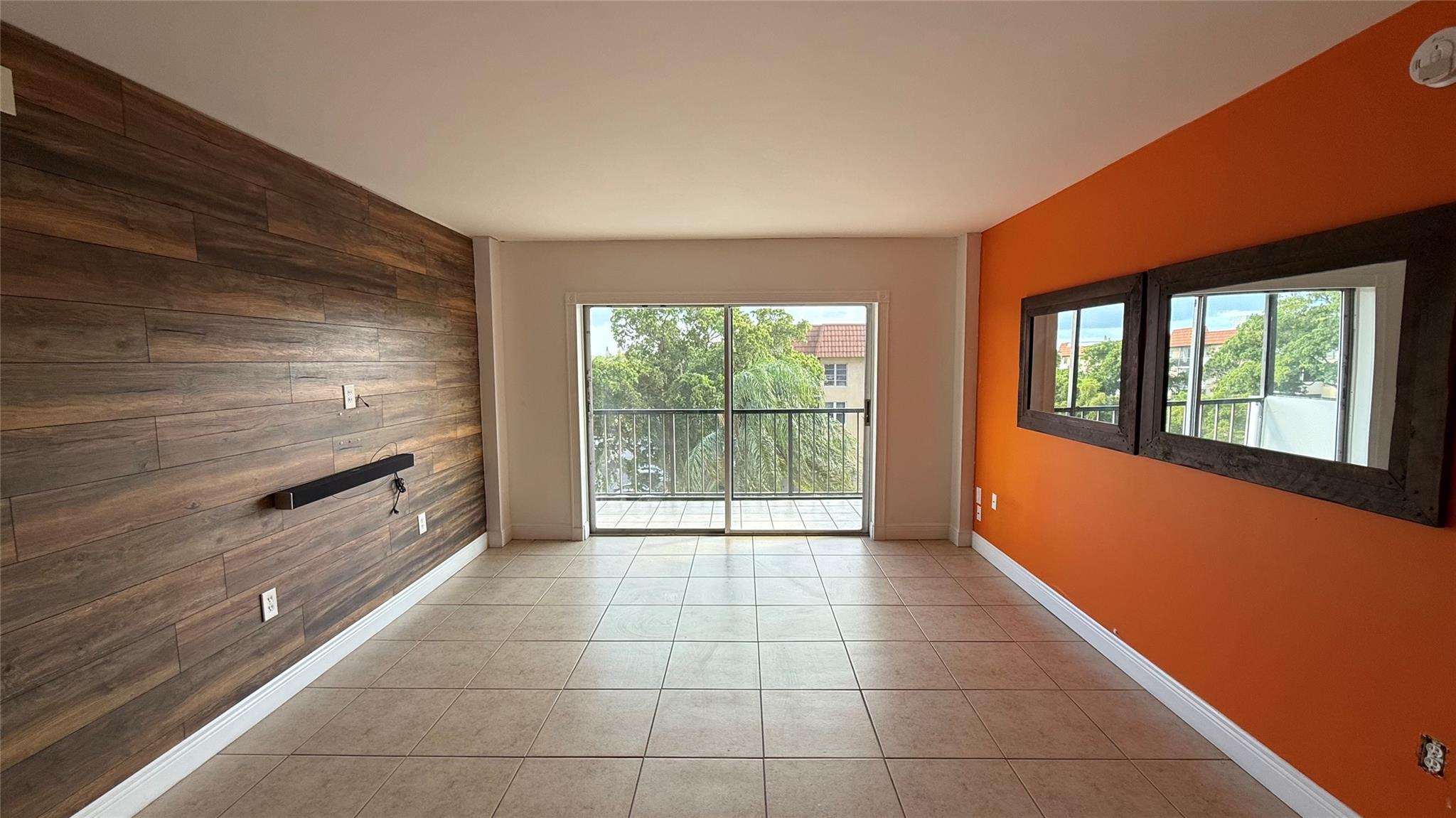 4174 Inverrary Dr #504