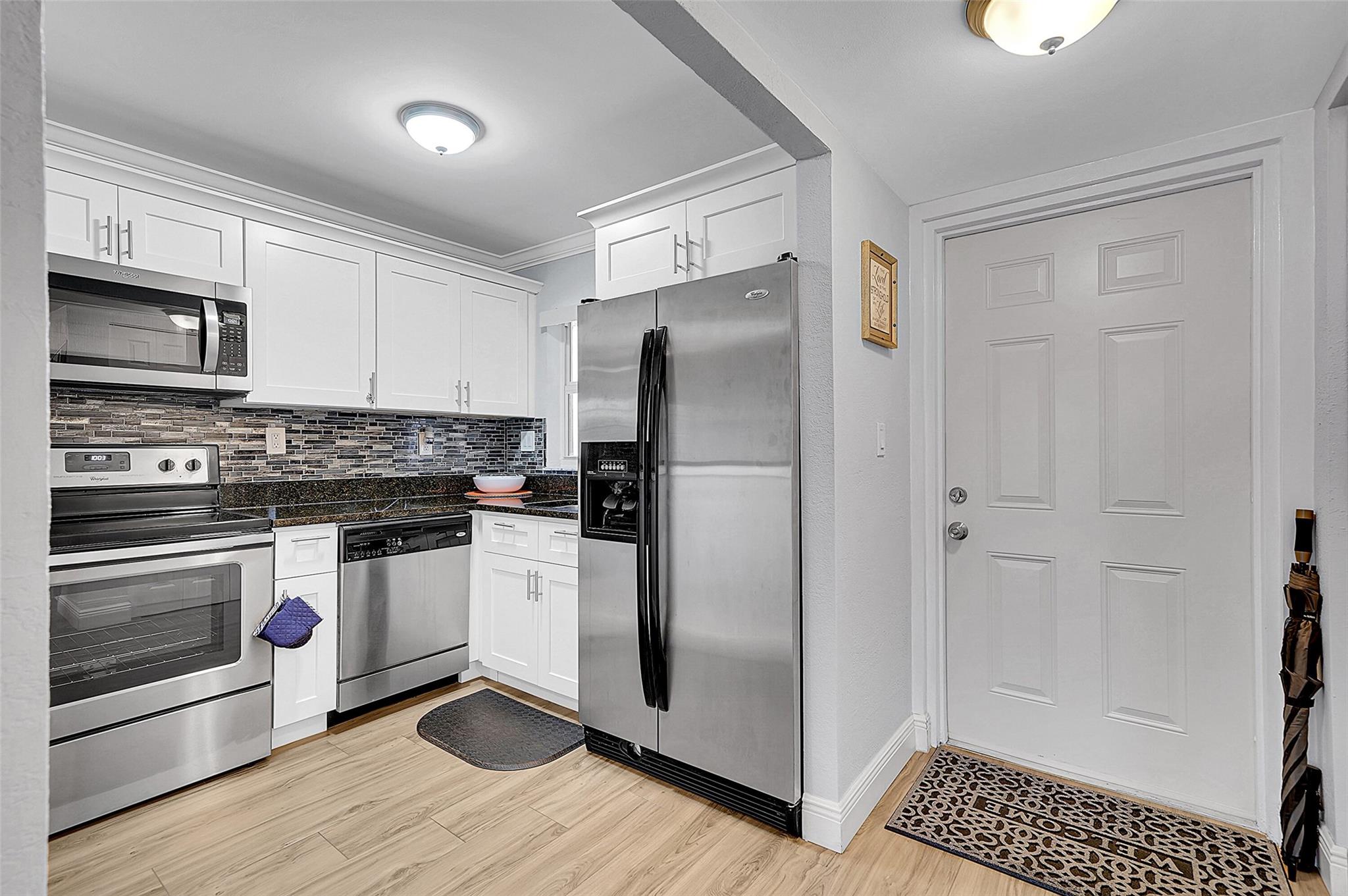 9370 Sunrise Lks Blvd #207