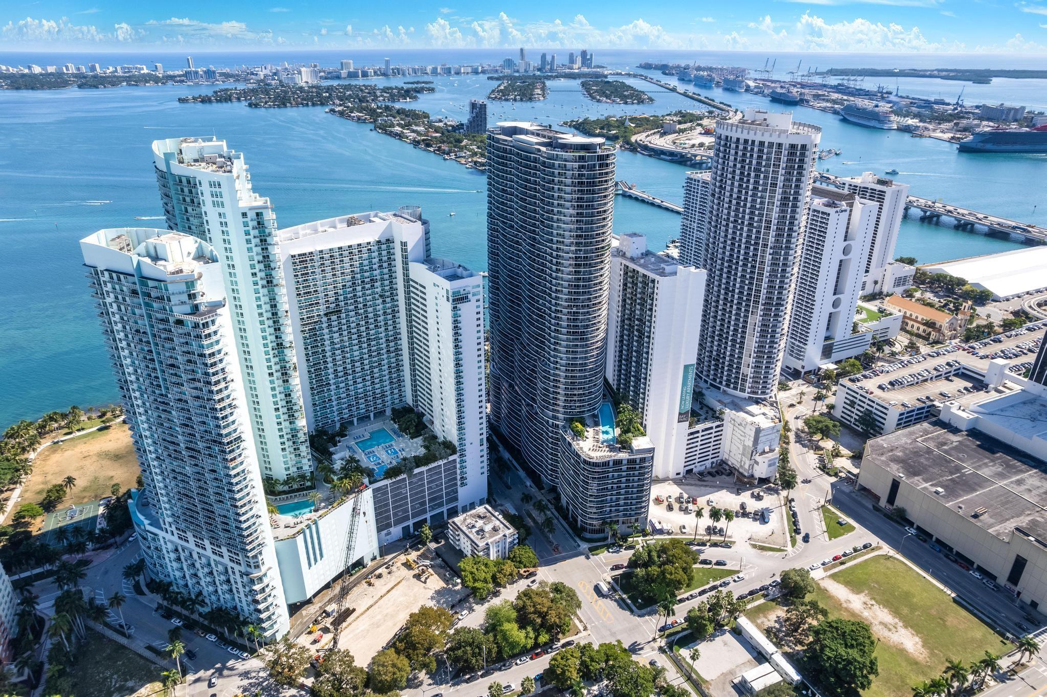 image Aria On The Bay35