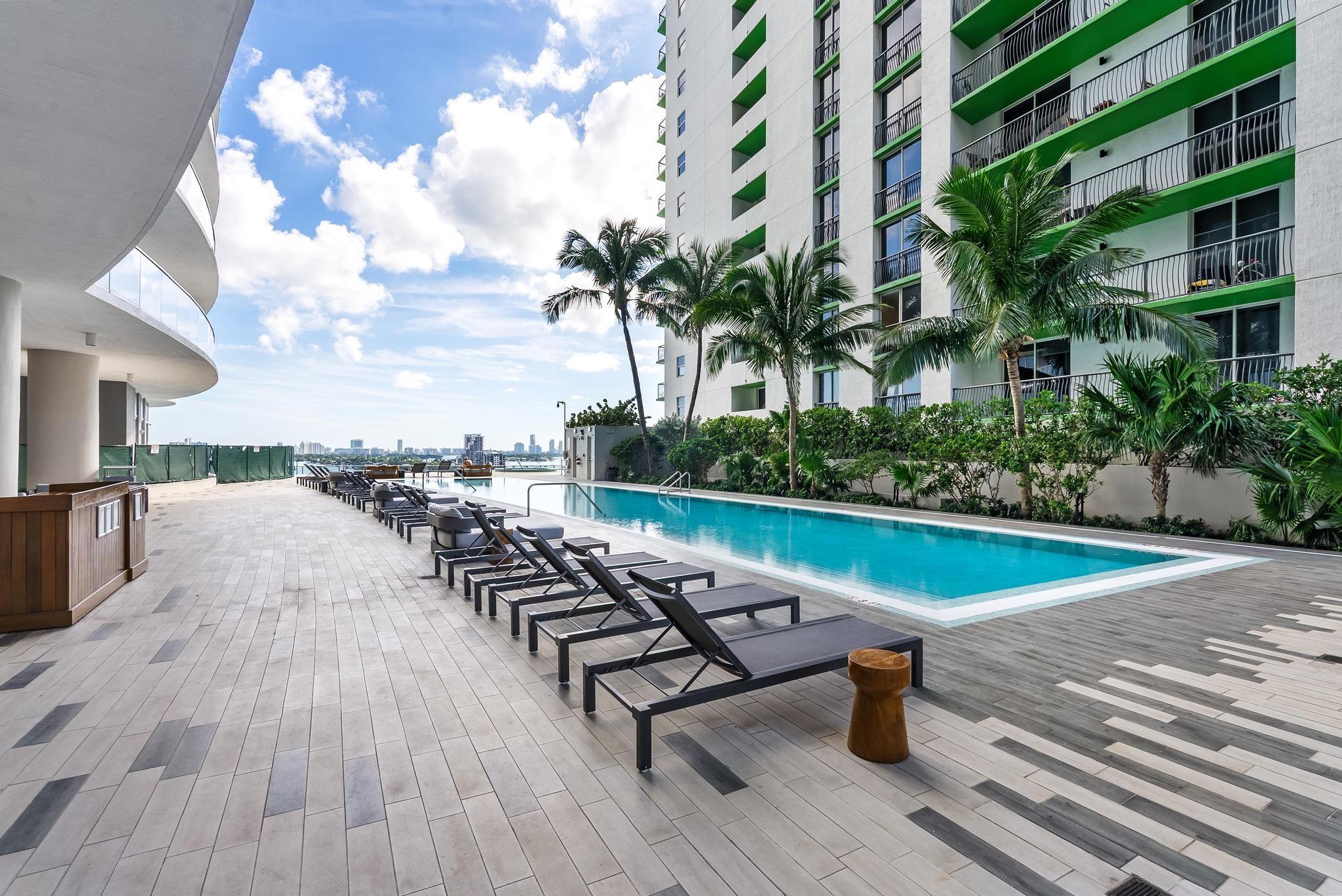 image Aria On The Bay45