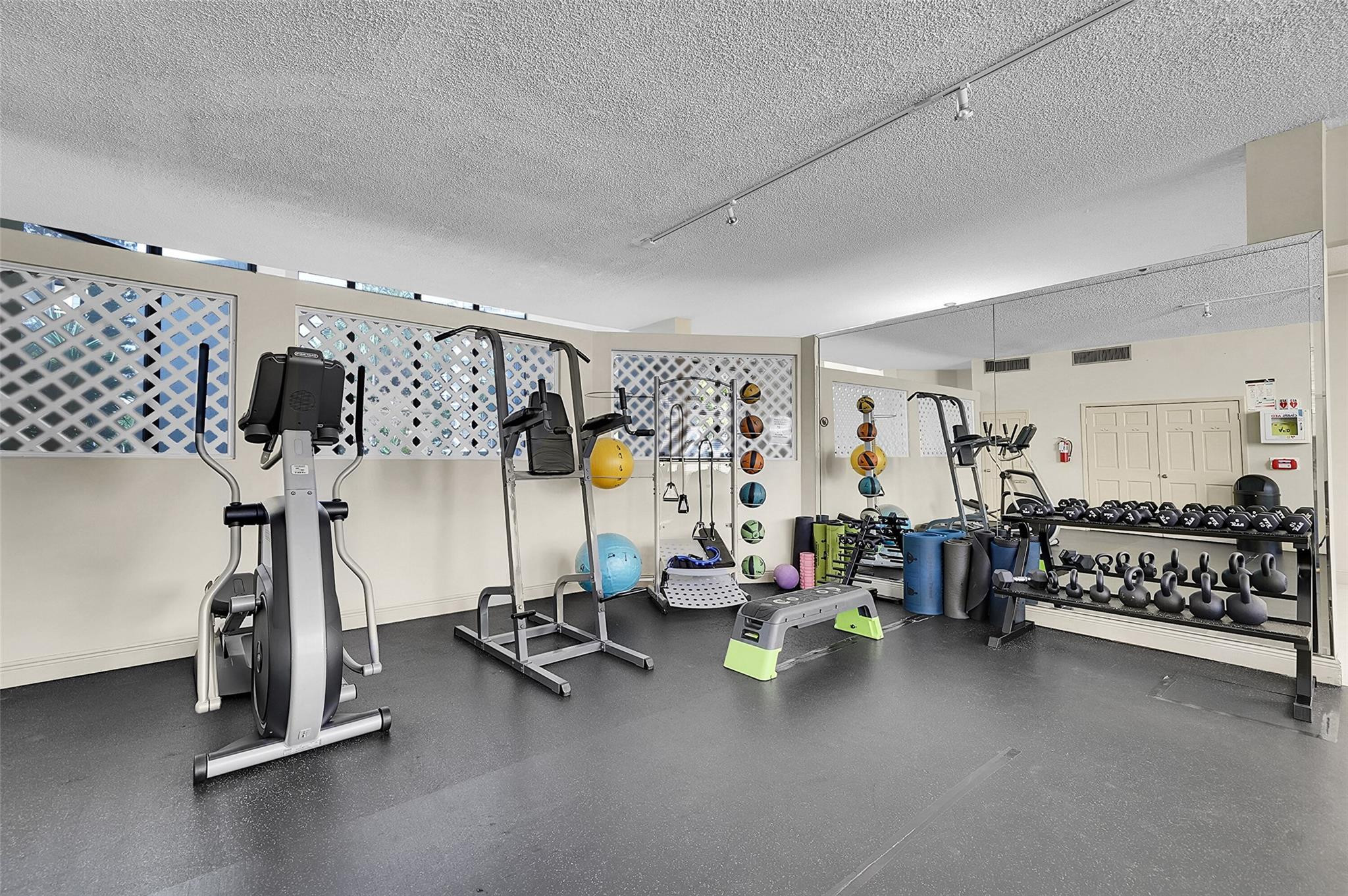 1000 Parkview Dr #306 Hallandale Beach, FL 33009