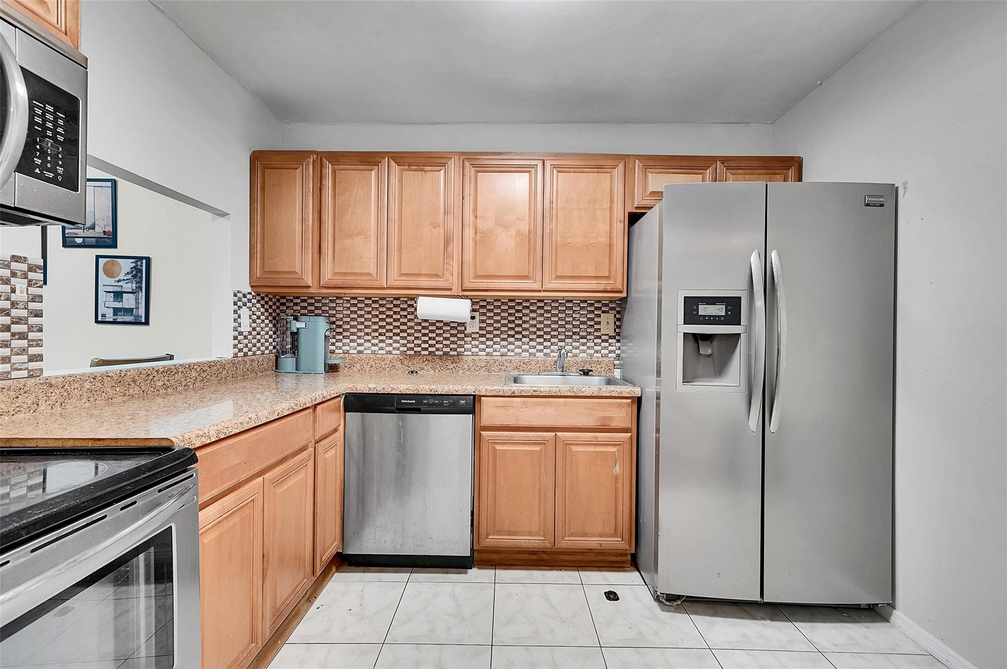 1000 Parkview Dr #306 Hallandale Beach, FL 33009