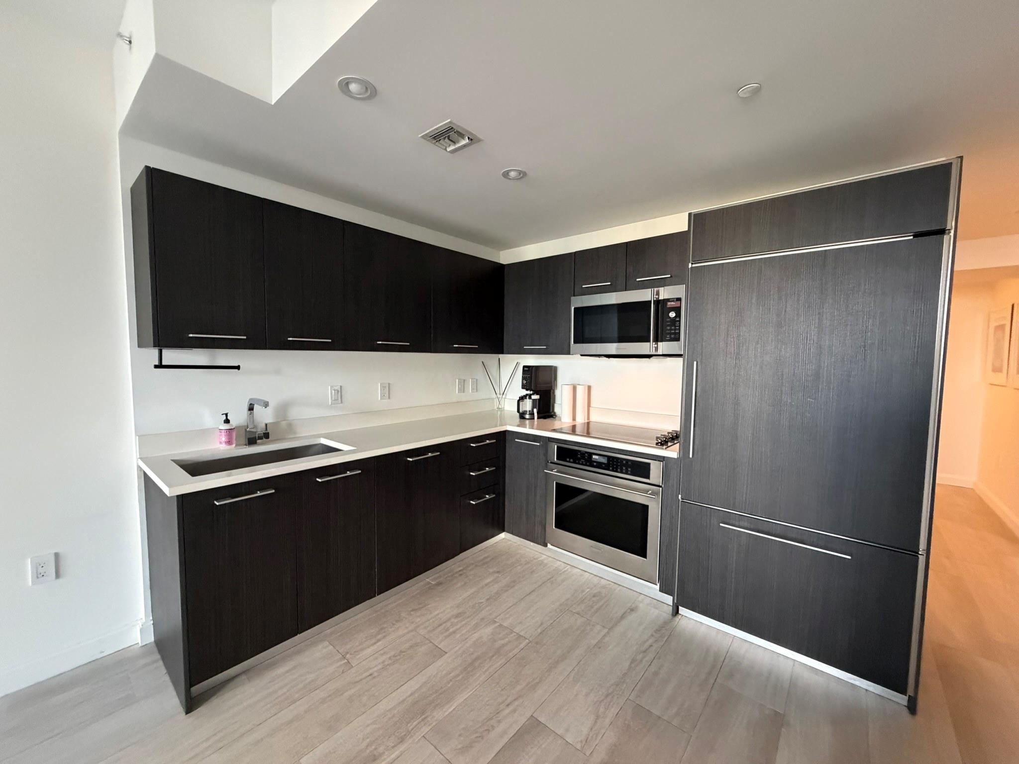 image Brickell Heights East11